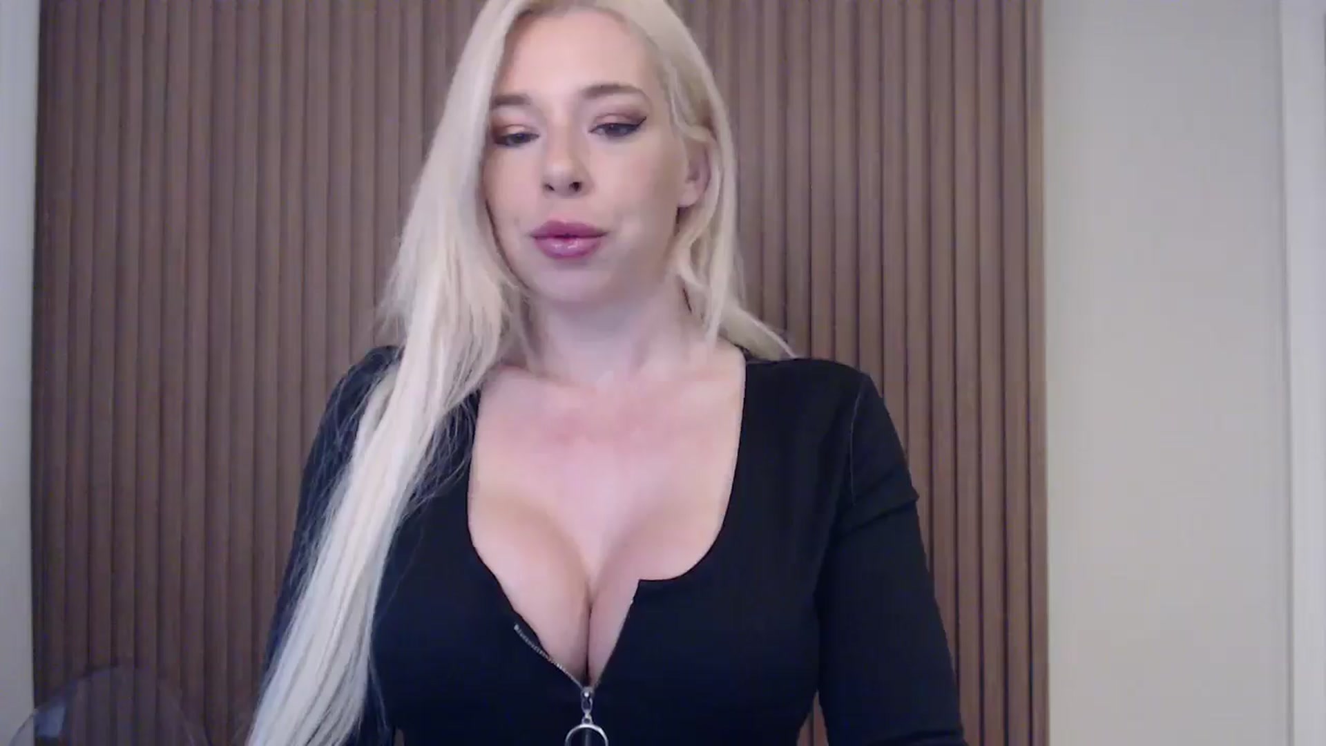 Gallery image thumbnail from Riley_Parks's myfreecams stream on, 05/06/2025, 09:59 image 13 of 20