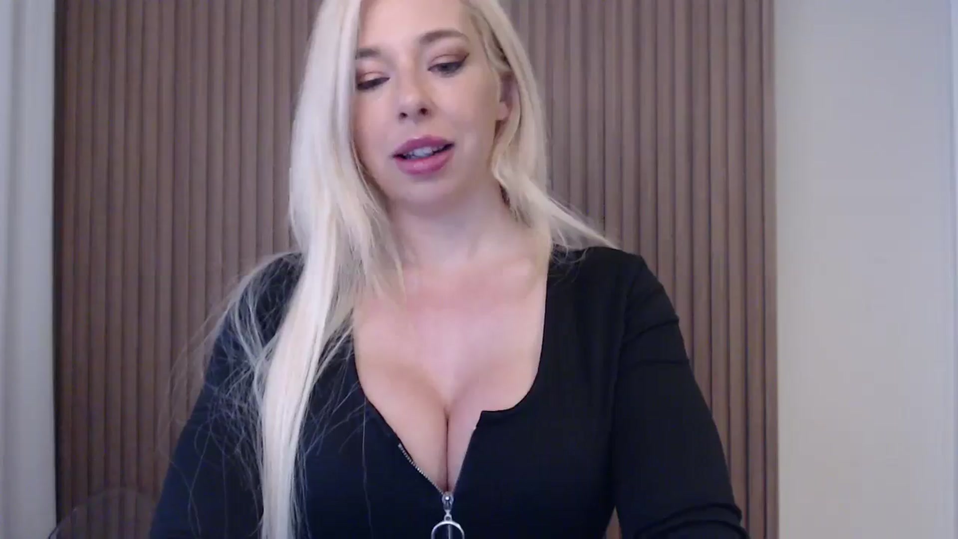 Gallery image thumbnail from Riley_Parks's myfreecams stream on, 05/06/2025, 11:12 image 17 of 20
