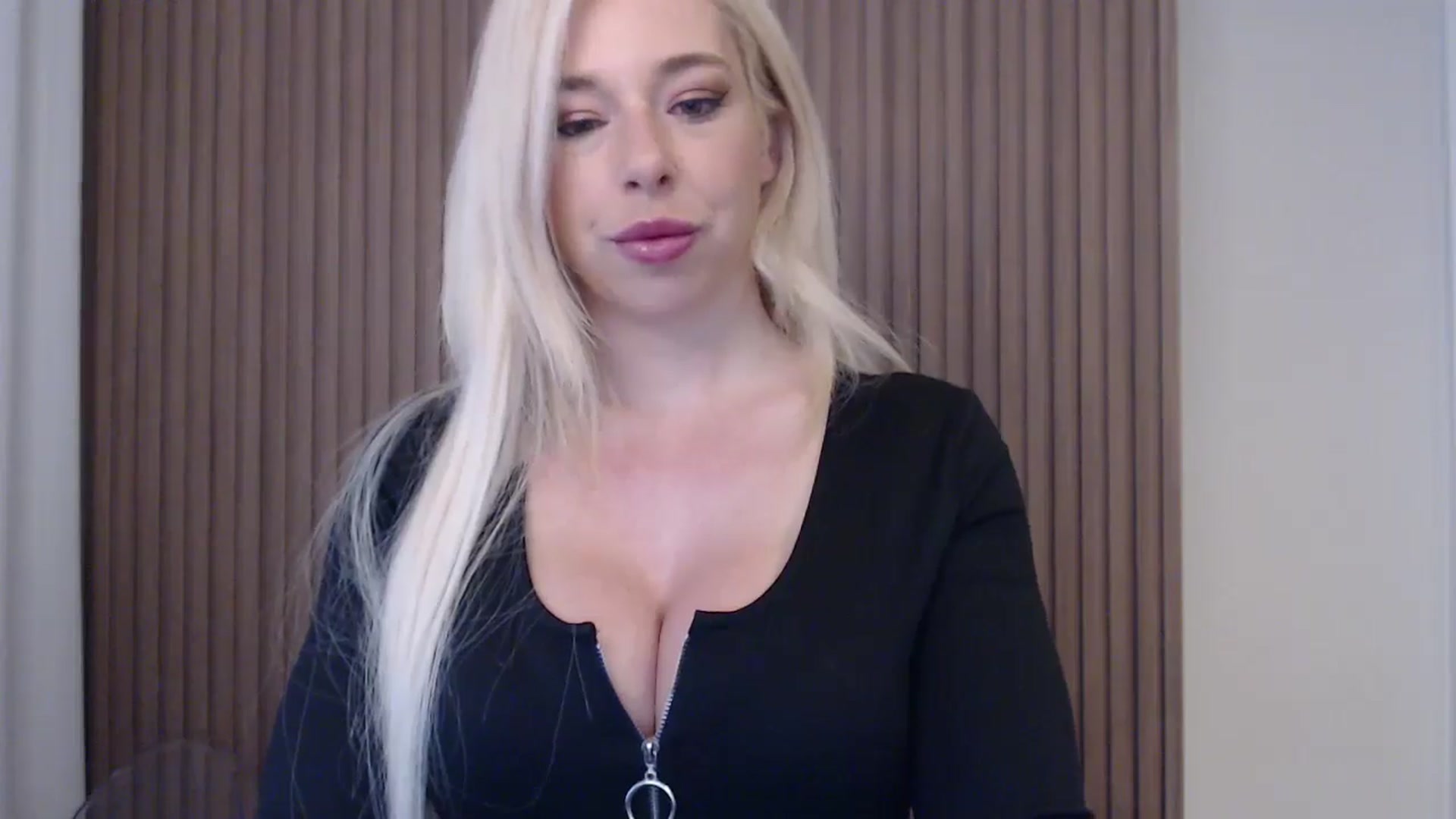 Gallery image thumbnail from Riley_Parks's myfreecams stream on, 05/06/2025, 11:12 image 15 of 20