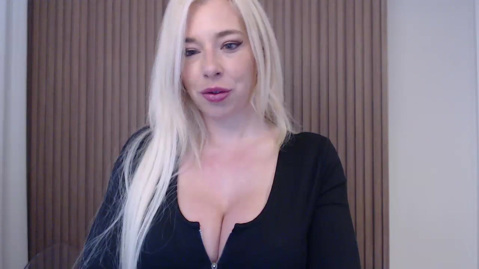 Gallery image thumbnail from Riley_Parks's myfreecams stream on, 05/06/2025, 11:12 image 9 of 20