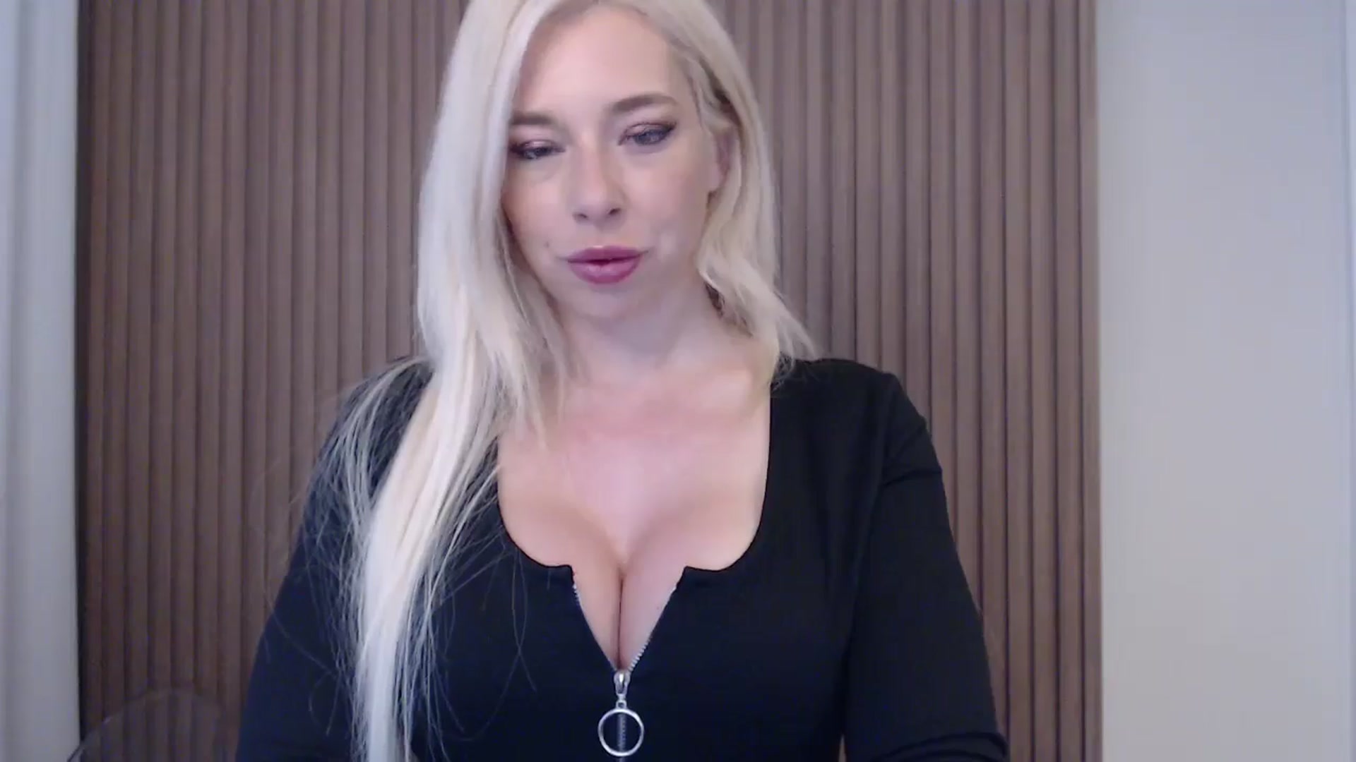 Gallery image thumbnail from Riley_Parks's myfreecams stream on, 05/06/2025, 11:12 image 12 of 20