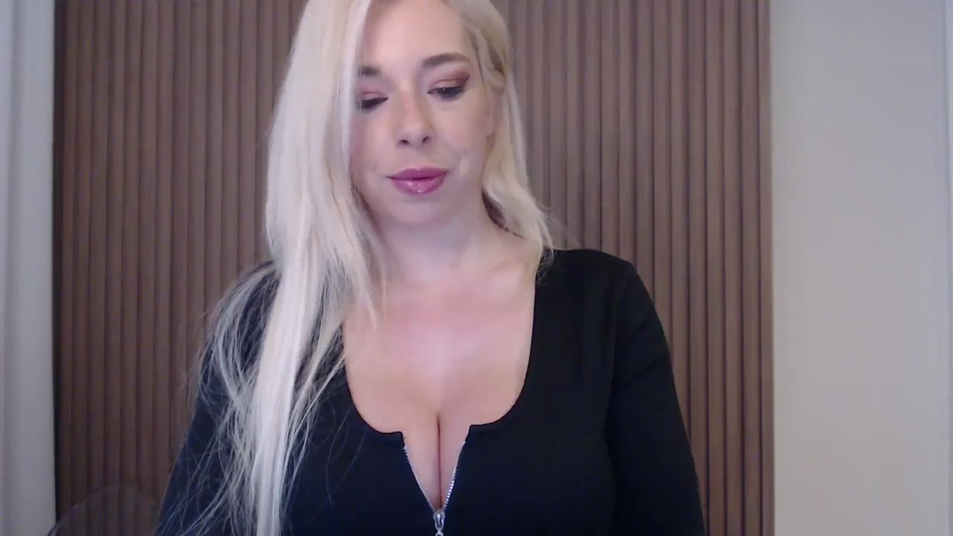 Gallery image thumbnail from Riley_Parks's myfreecams stream on, 05/06/2025, 11:12 image 10 of 20