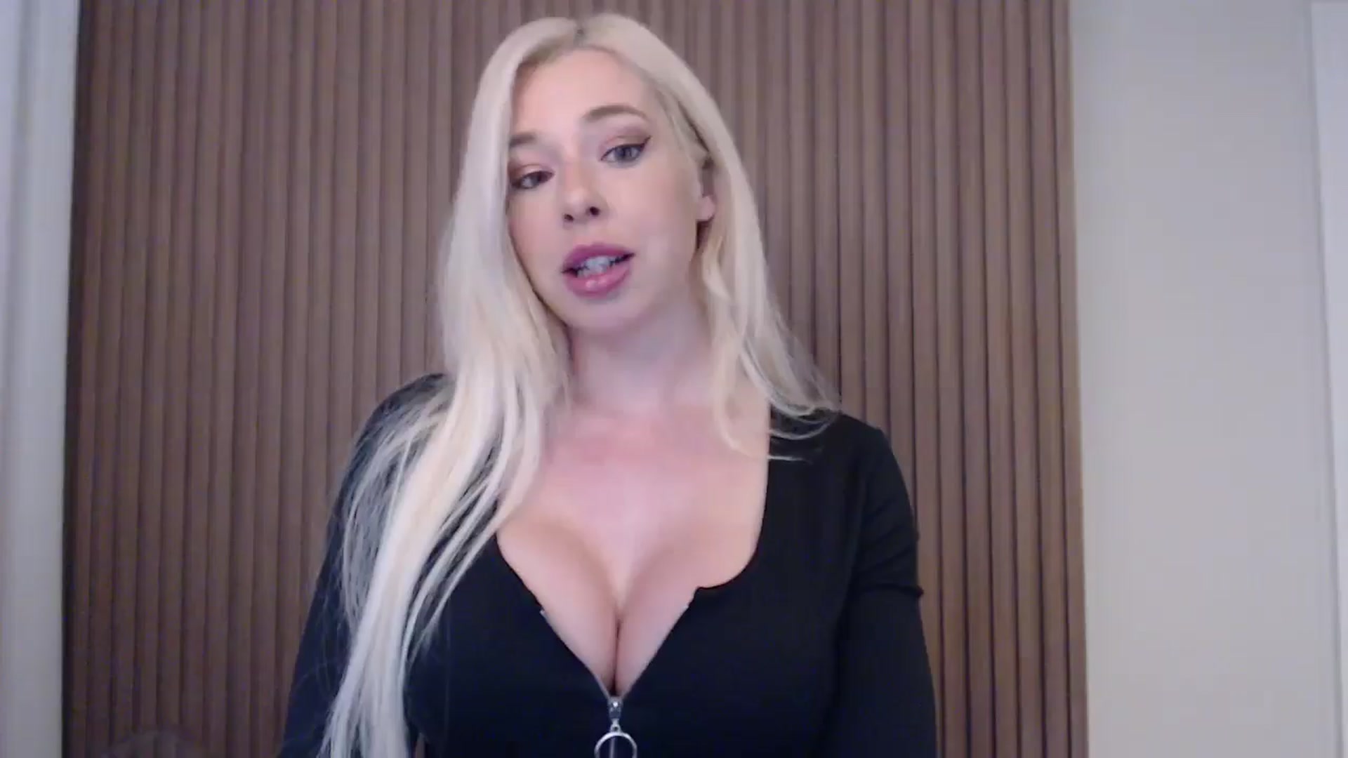 Gallery image thumbnail from Riley_Parks's myfreecams stream on, 05/06/2025, 11:12 image 2 of 20