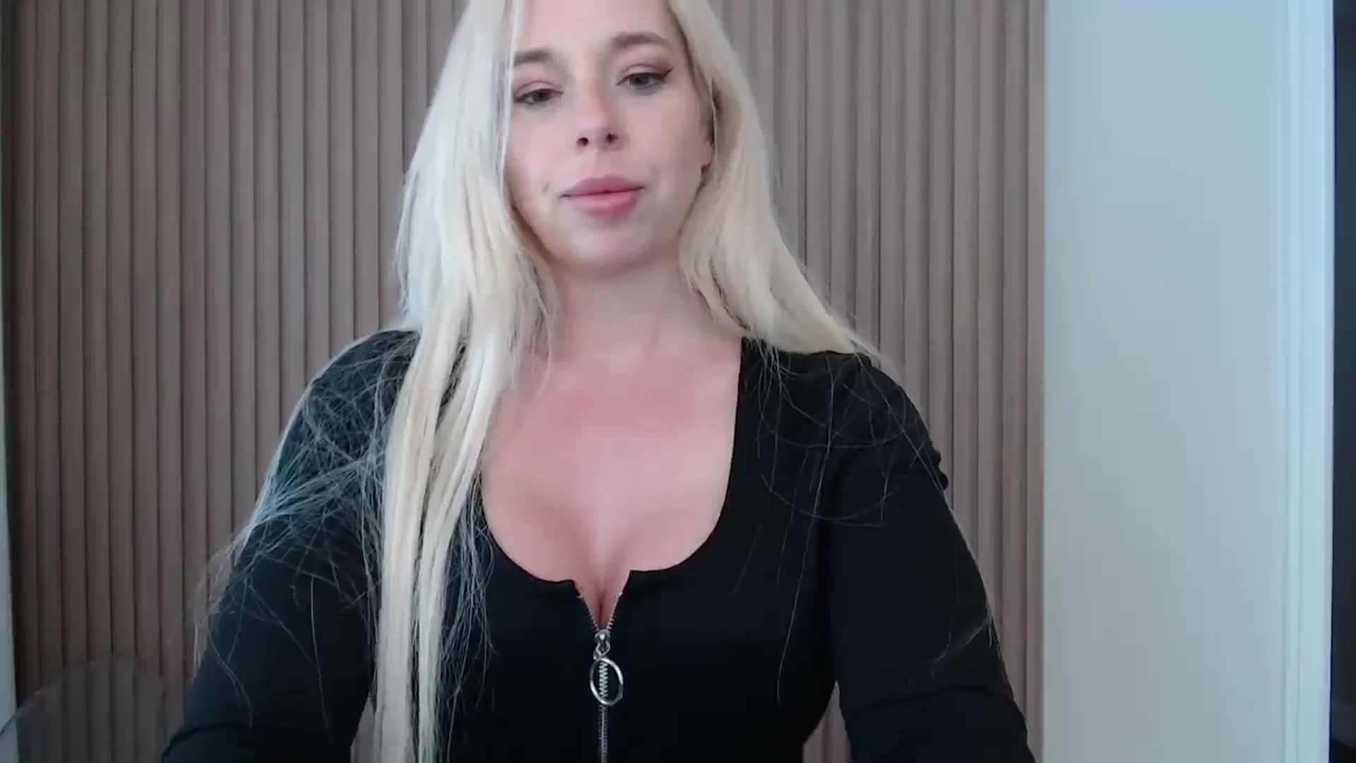 Gallery image thumbnail from Riley_Parks's myfreecams stream on, 05/06/2025, 18:17 image 8 of 20