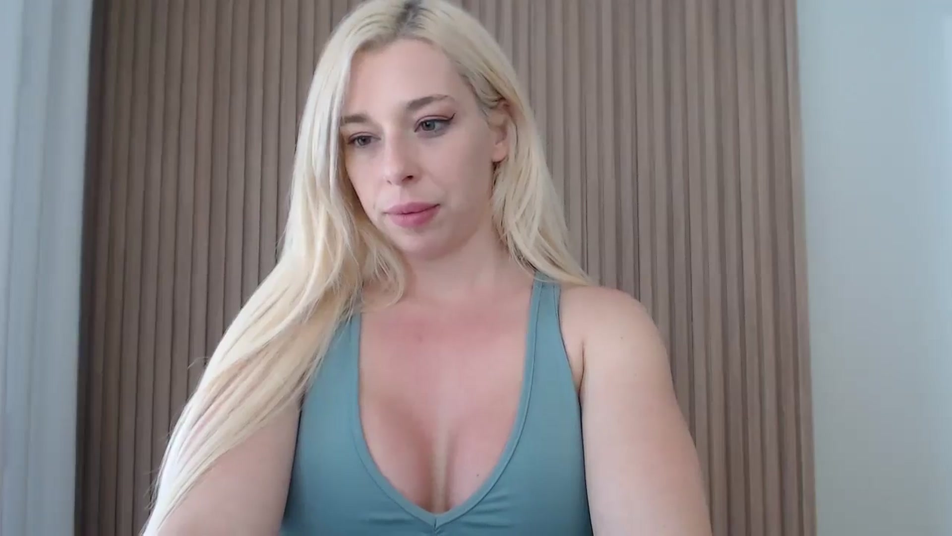 Gallery image thumbnail from Riley_Parks's myfreecams stream on, 05/16/2025, 19:26 image 12 of 20