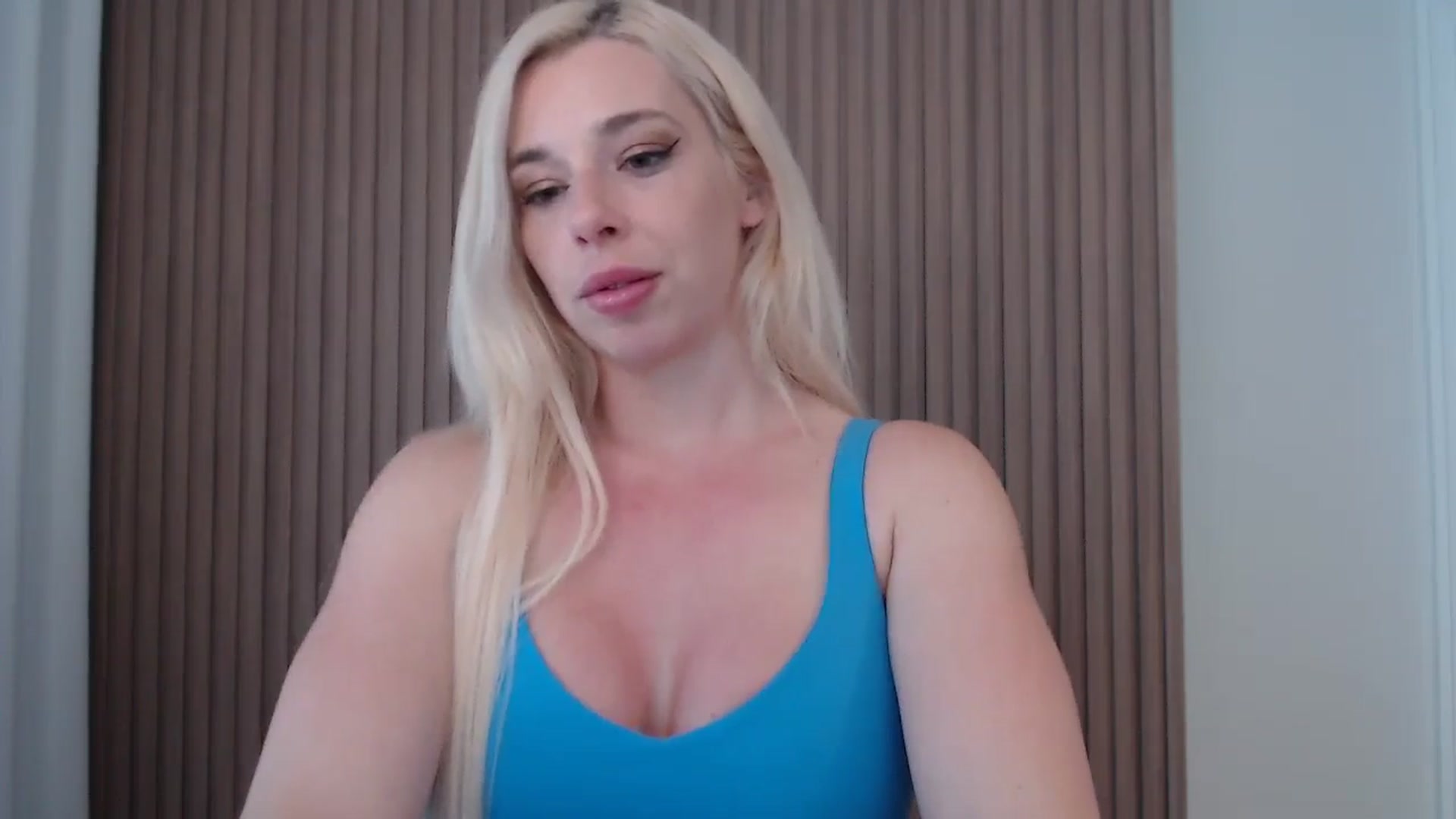 Gallery image thumbnail from Riley_Parks's myfreecams stream on, 05/17/2025, 14:20 image 17 of 20