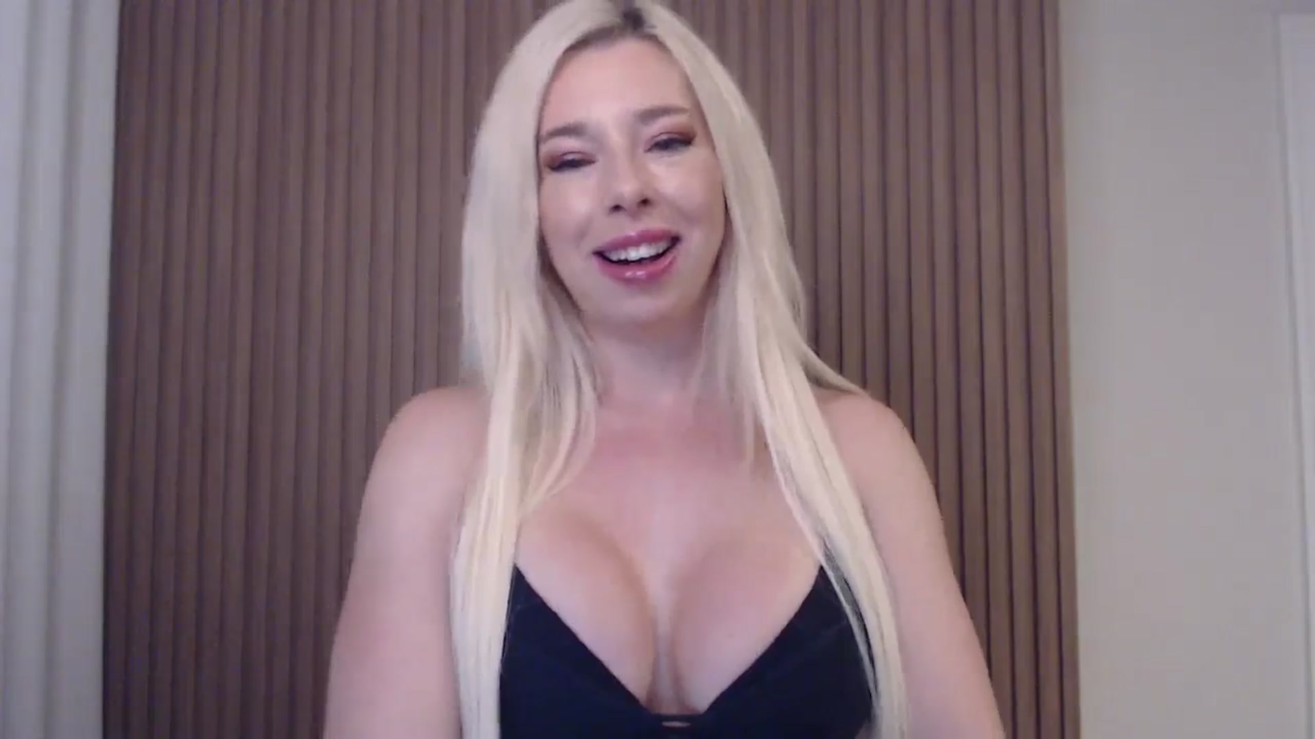 Gallery image thumbnail from Riley_Parks's myfreecams stream on, 06/01/2025, 10:29 image 6 of 20