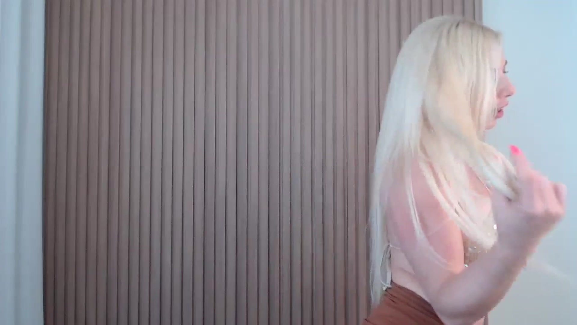 Gallery image thumbnail from Riley_Parks's myfreecams stream on, 06/01/2025, 18:54 image 16 of 20