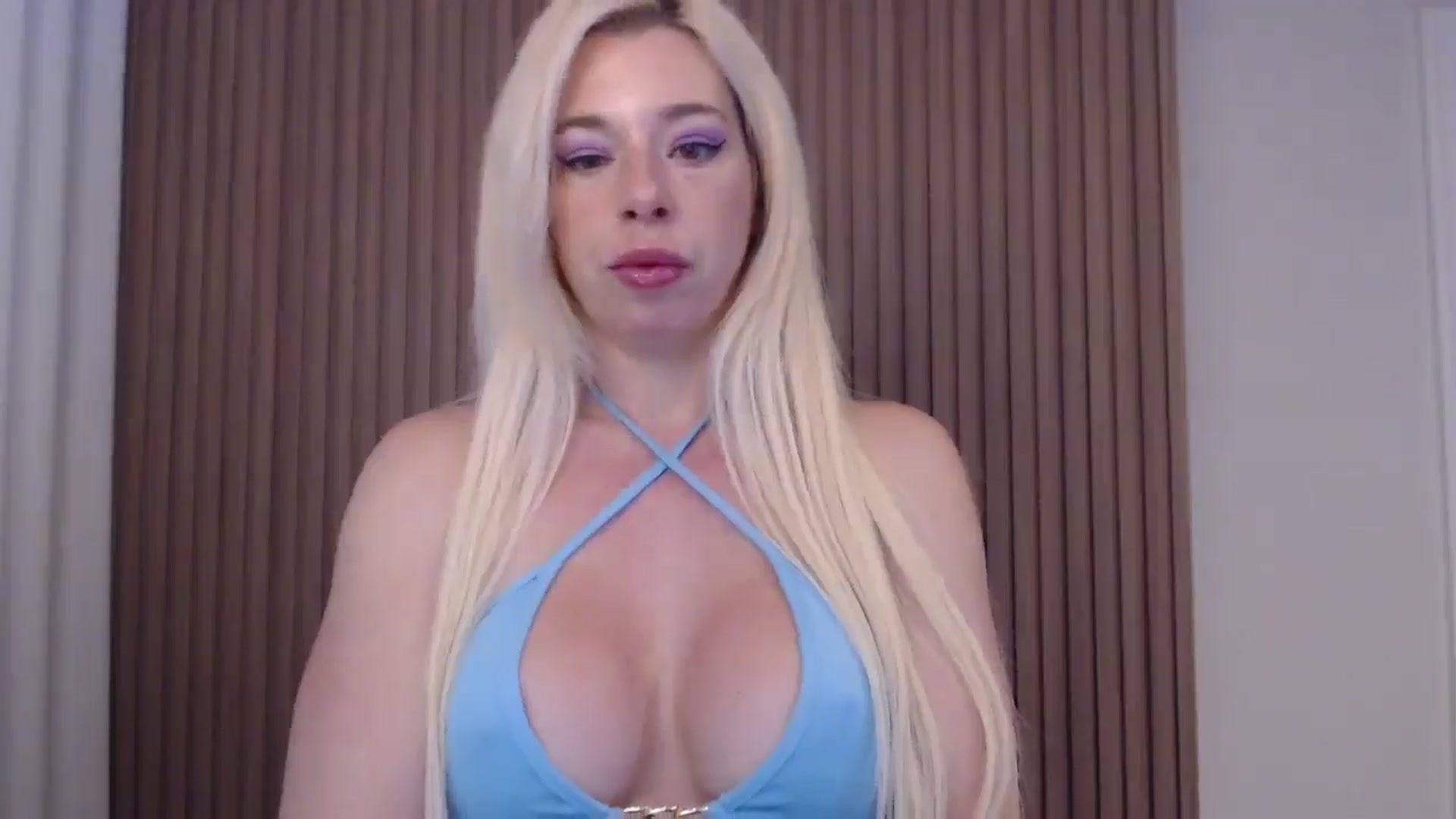 Gallery image thumbnail from Riley_Parks's myfreecams stream on, 06/02/2025, 10:00 image 3 of 20