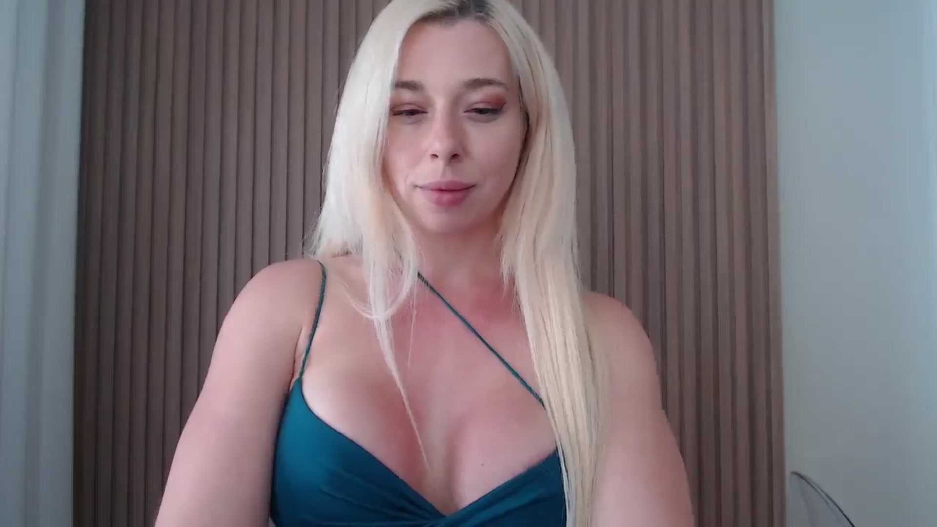 Gallery image thumbnail from Riley_Parks's myfreecams stream on, 06/03/2025, 21:45 image 12 of 20