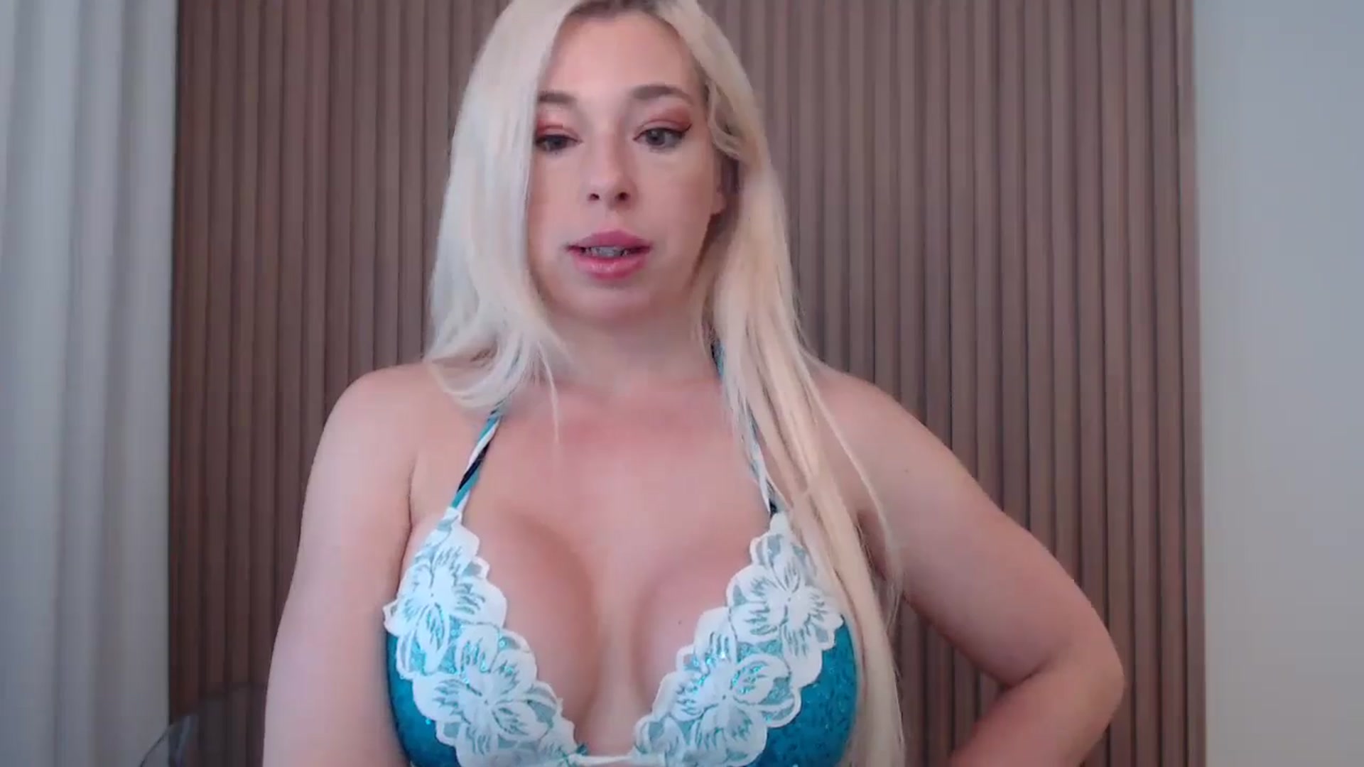 Gallery image thumbnail from Riley_Parks's myfreecams stream on, 06/05/2025, 10:14 image 19 of 20