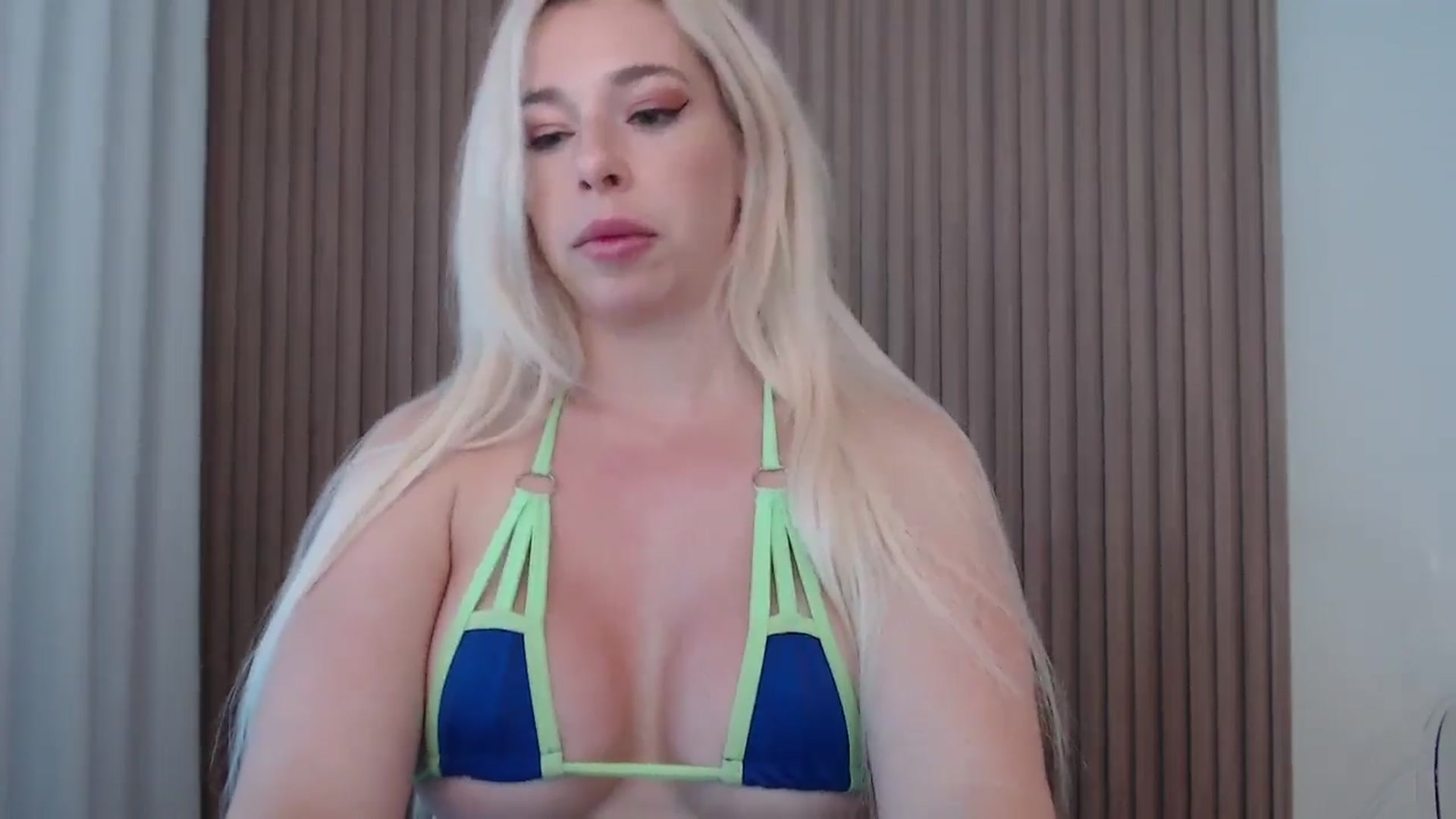 Gallery image thumbnail from Riley_Parks's myfreecams stream on, 06/05/2025, 11:35 image 14 of 20