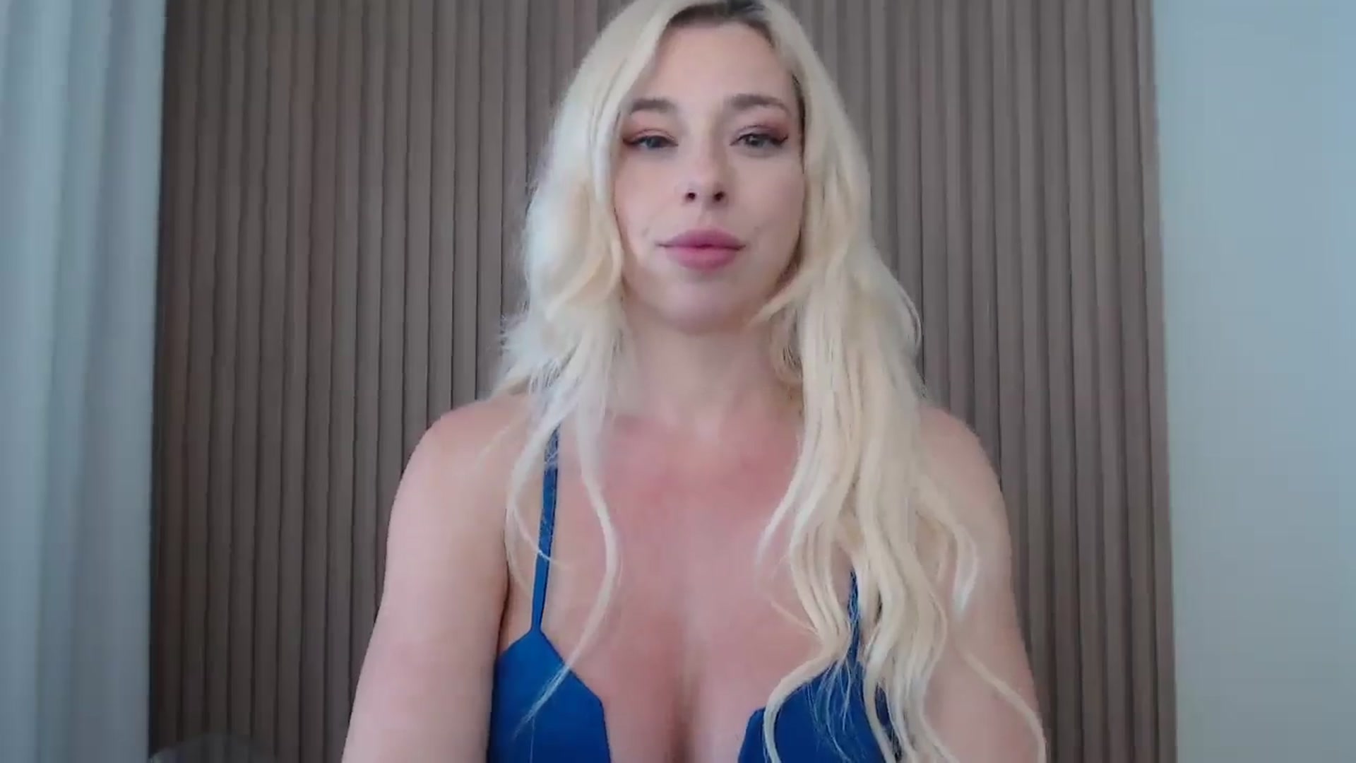 Gallery image thumbnail from Riley_Parks's myfreecams stream on, 06/10/2025, 16:23 image 11 of 20