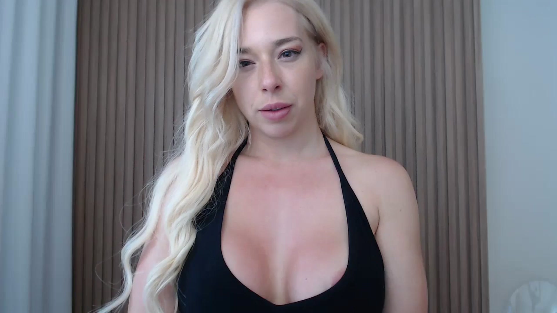 Gallery image thumbnail from Riley_Parks's myfreecams stream on, 06/11/2025, 18:34 image 6 of 20