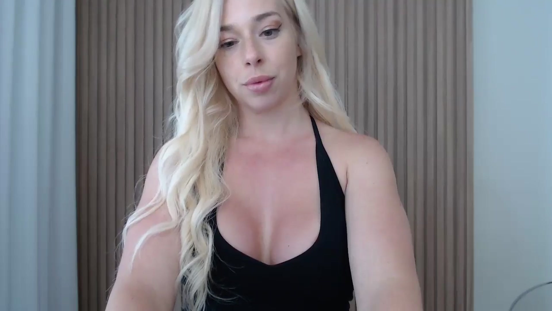 Gallery image thumbnail from Riley_Parks's myfreecams stream on, 06/11/2025, 19:45 image 7 of 20