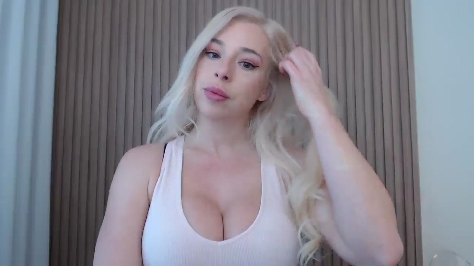 Gallery image thumbnail from Riley_Parks's myfreecams stream on, 06/13/2025, 11:35 image 20 of 20