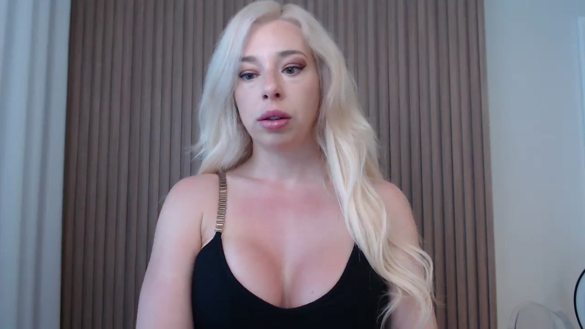 Gallery image thumbnail from Riley_Parks's myfreecams stream on, 06/16/2025, 10:42 image 13 of 20