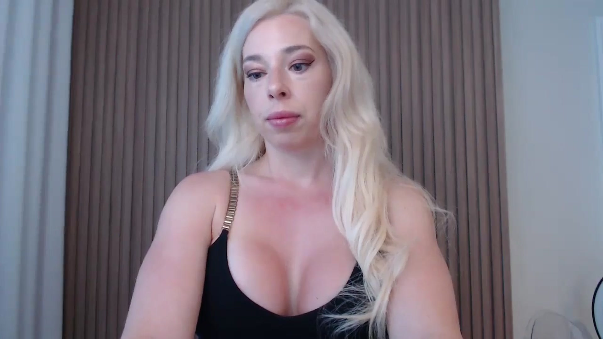 Gallery image thumbnail from Riley_Parks's myfreecams stream on, 06/16/2025, 10:42 image 3 of 20