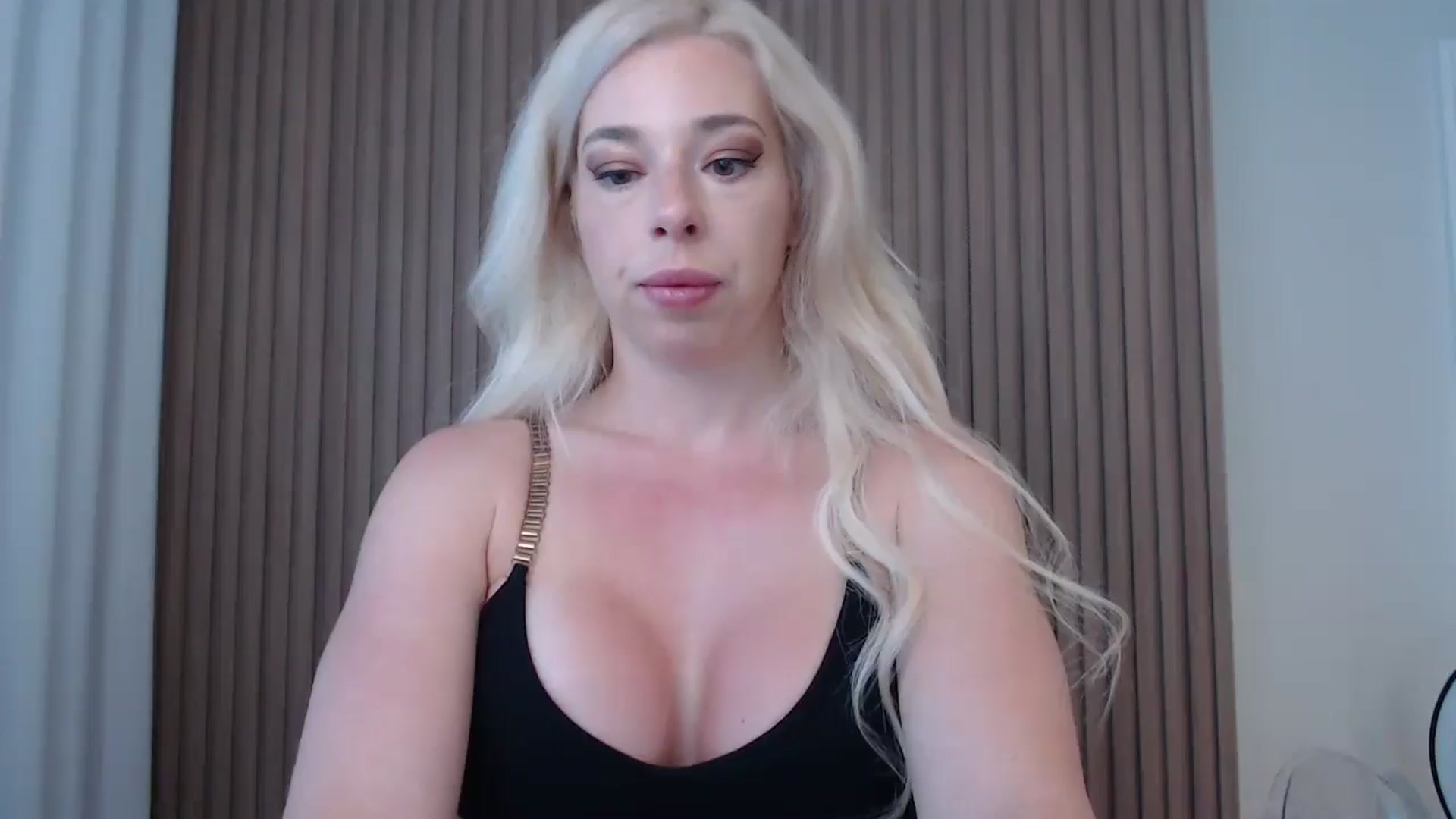 Gallery image thumbnail from Riley_Parks's myfreecams stream on, 06/16/2025, 10:42 image 1 of 20