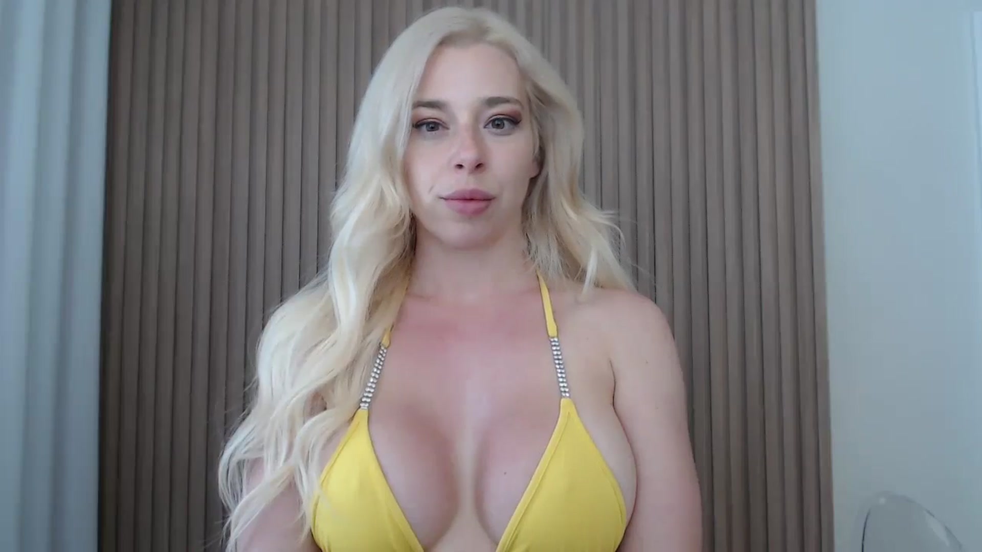 Gallery image thumbnail from Riley_Parks's myfreecams stream on, 06/16/2025, 18:25 image 3 of 20