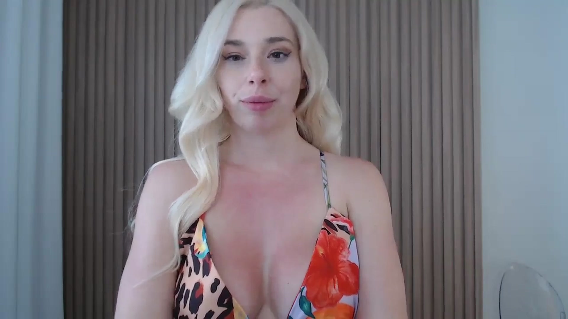 Gallery image thumbnail from Riley_Parks's myfreecams stream on, 06/17/2025, 21:21 image 12 of 20