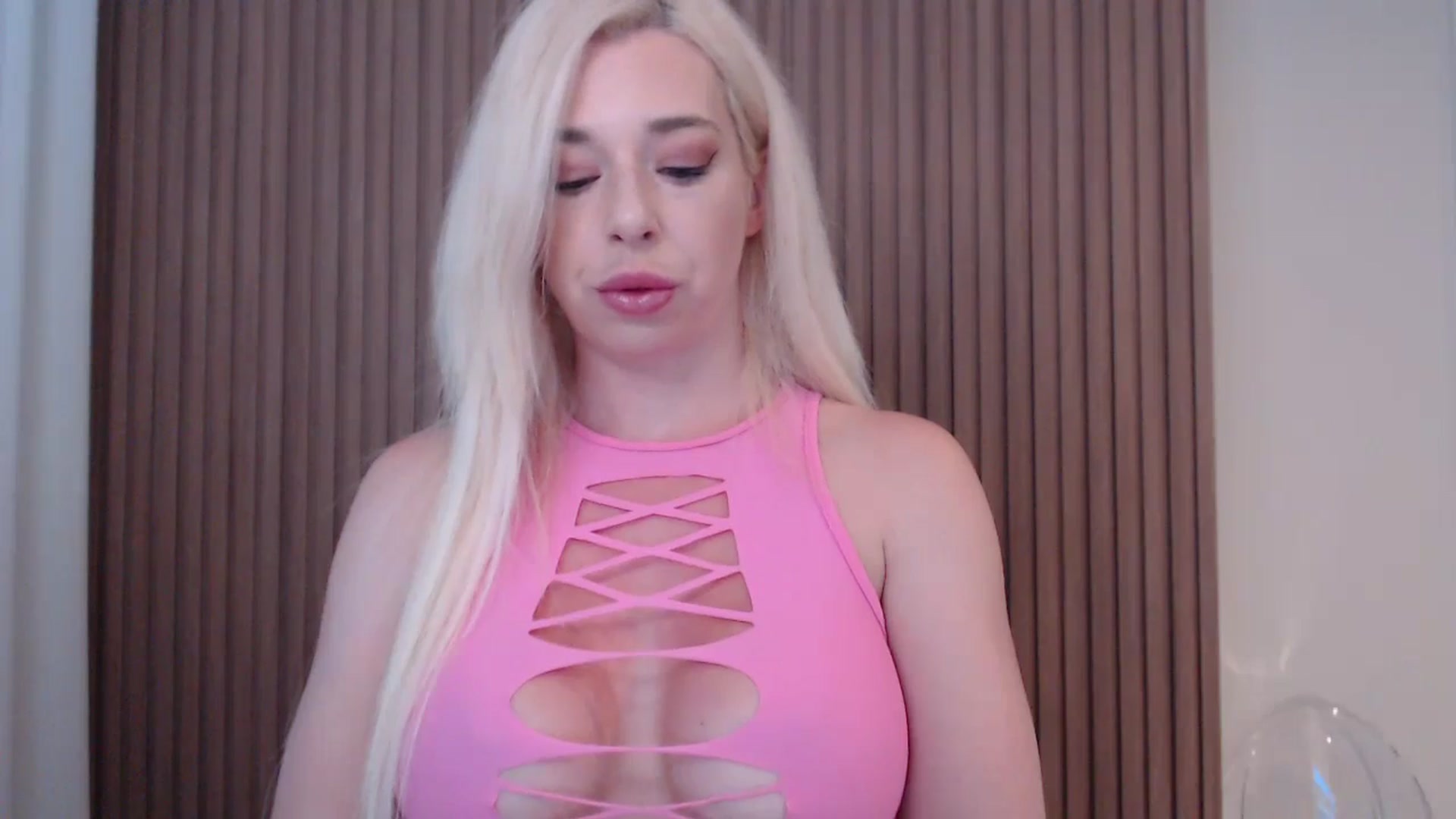 Gallery image thumbnail from Riley_Parks's myfreecams stream on, 07/01/2025, 10:46 image 10 of 20