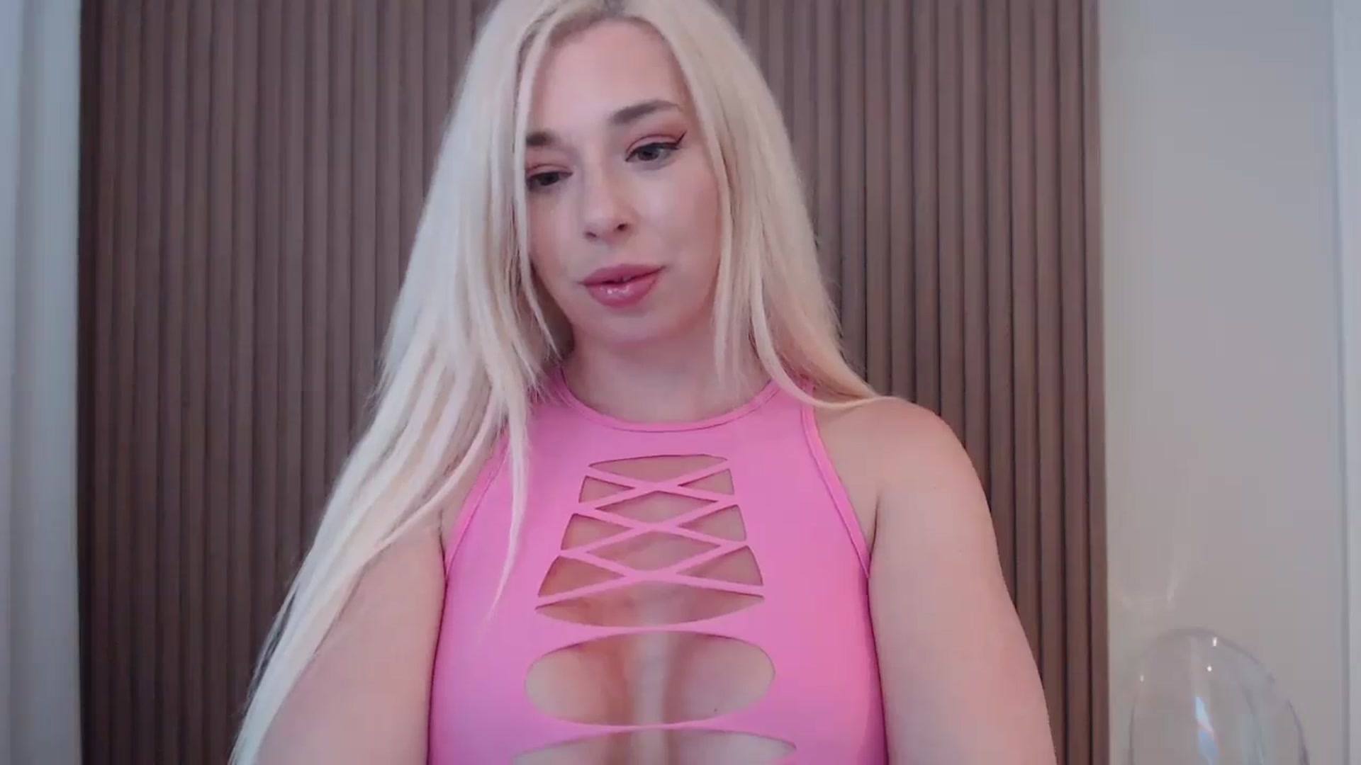 Gallery image thumbnail from Riley_Parks's myfreecams stream on, 07/01/2025, 13:54 image 8 of 20