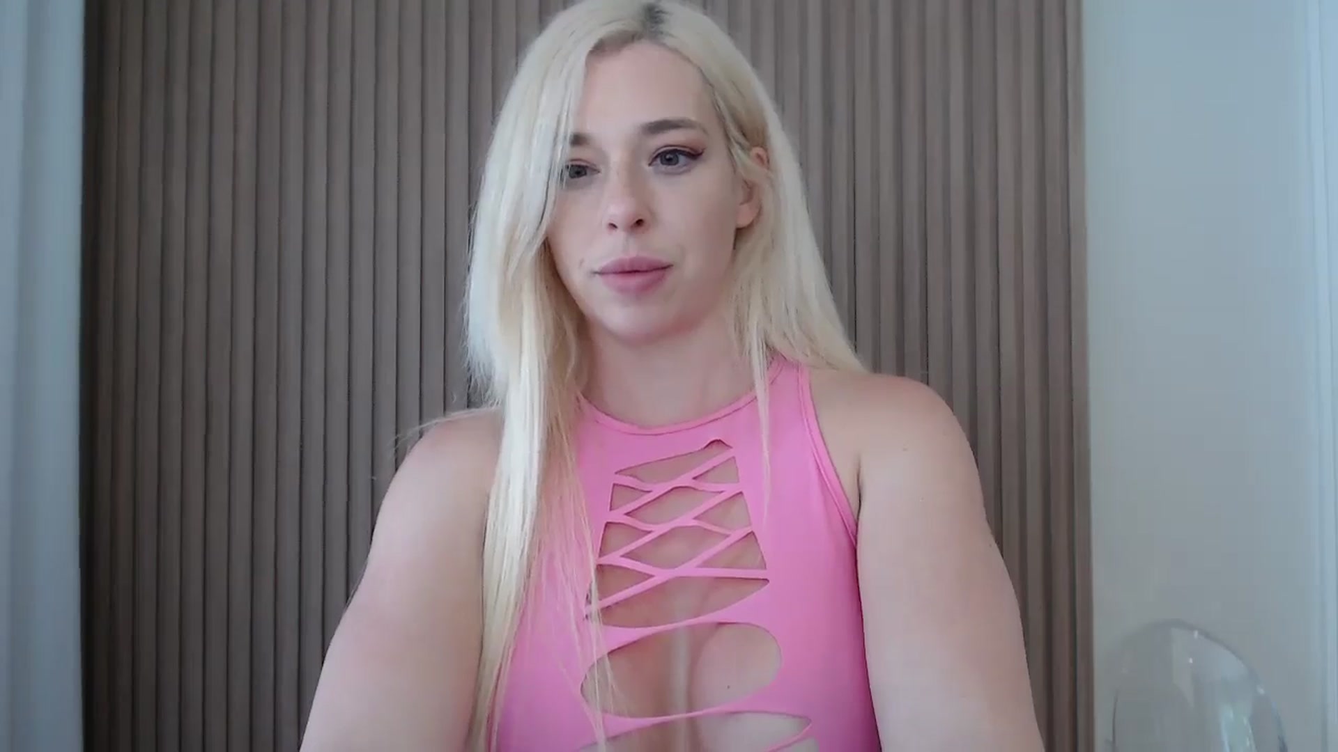 Gallery image thumbnail from Riley_Parks's myfreecams stream on, 07/01/2025, 20:12 image 3 of 20