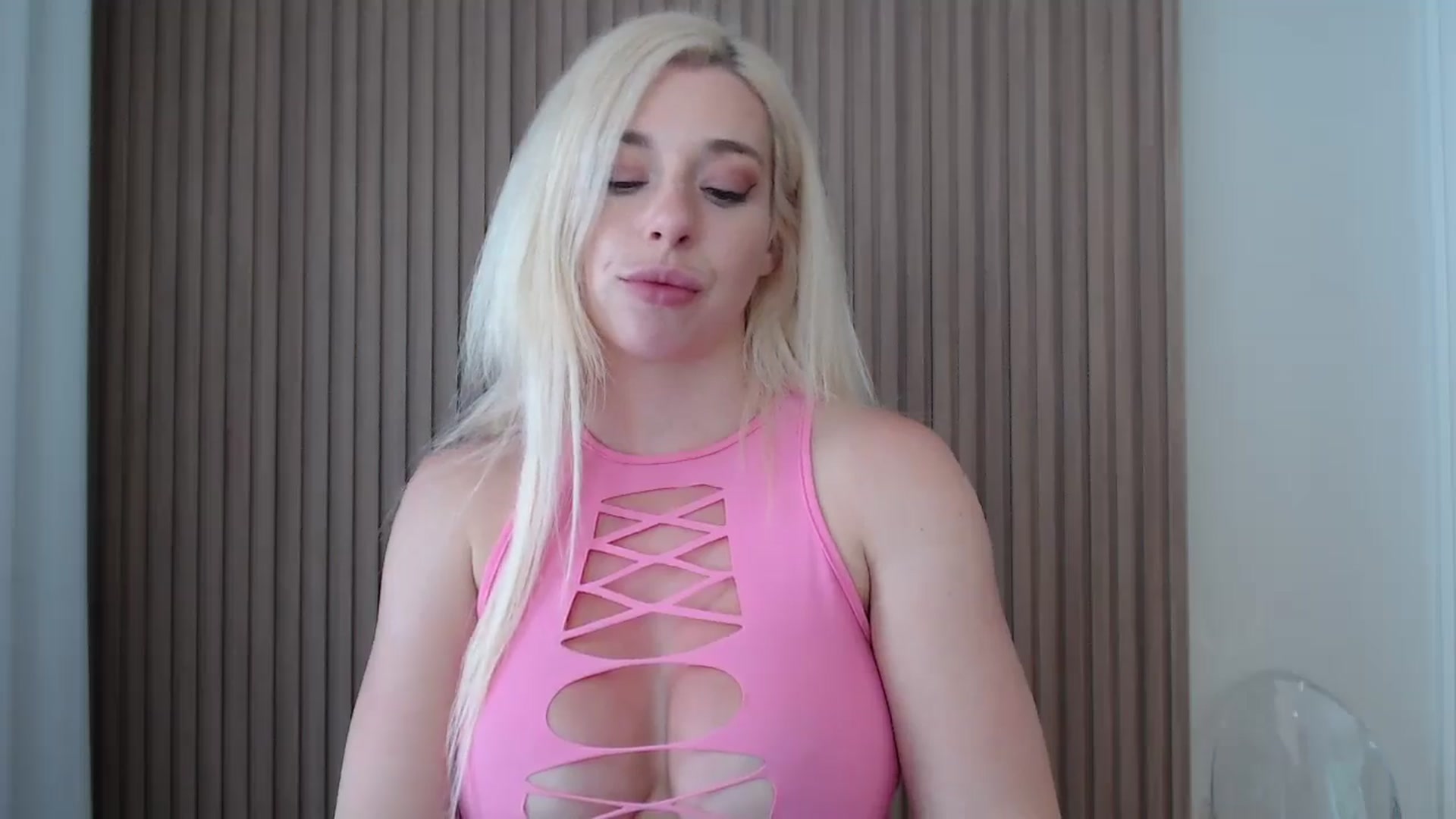 Gallery image thumbnail from Riley_Parks's myfreecams stream on, 07/01/2025, 22:21 image 9 of 20