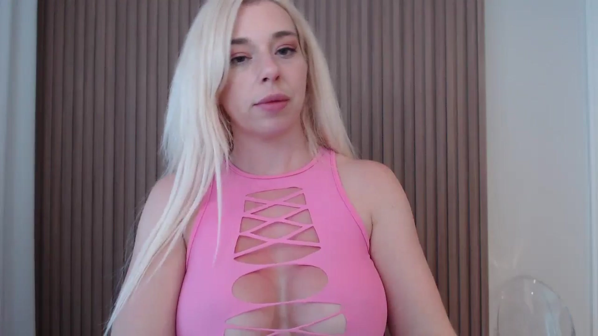 Gallery image thumbnail from Riley_Parks's myfreecams stream on, 07/01/2025, 22:21 image 2 of 20