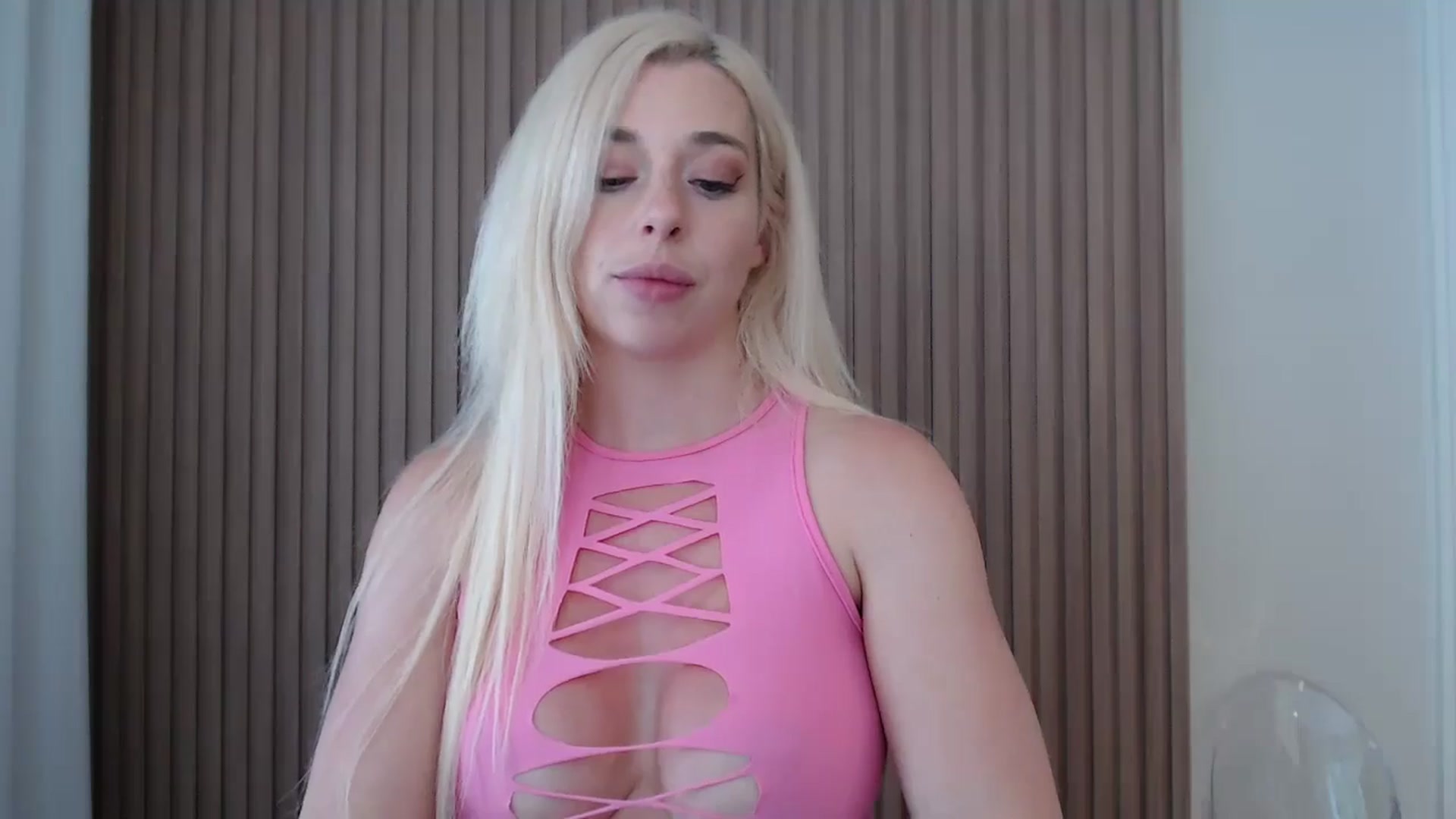 Gallery image thumbnail from Riley_Parks's myfreecams stream on, 07/01/2025, 22:21 image 16 of 20