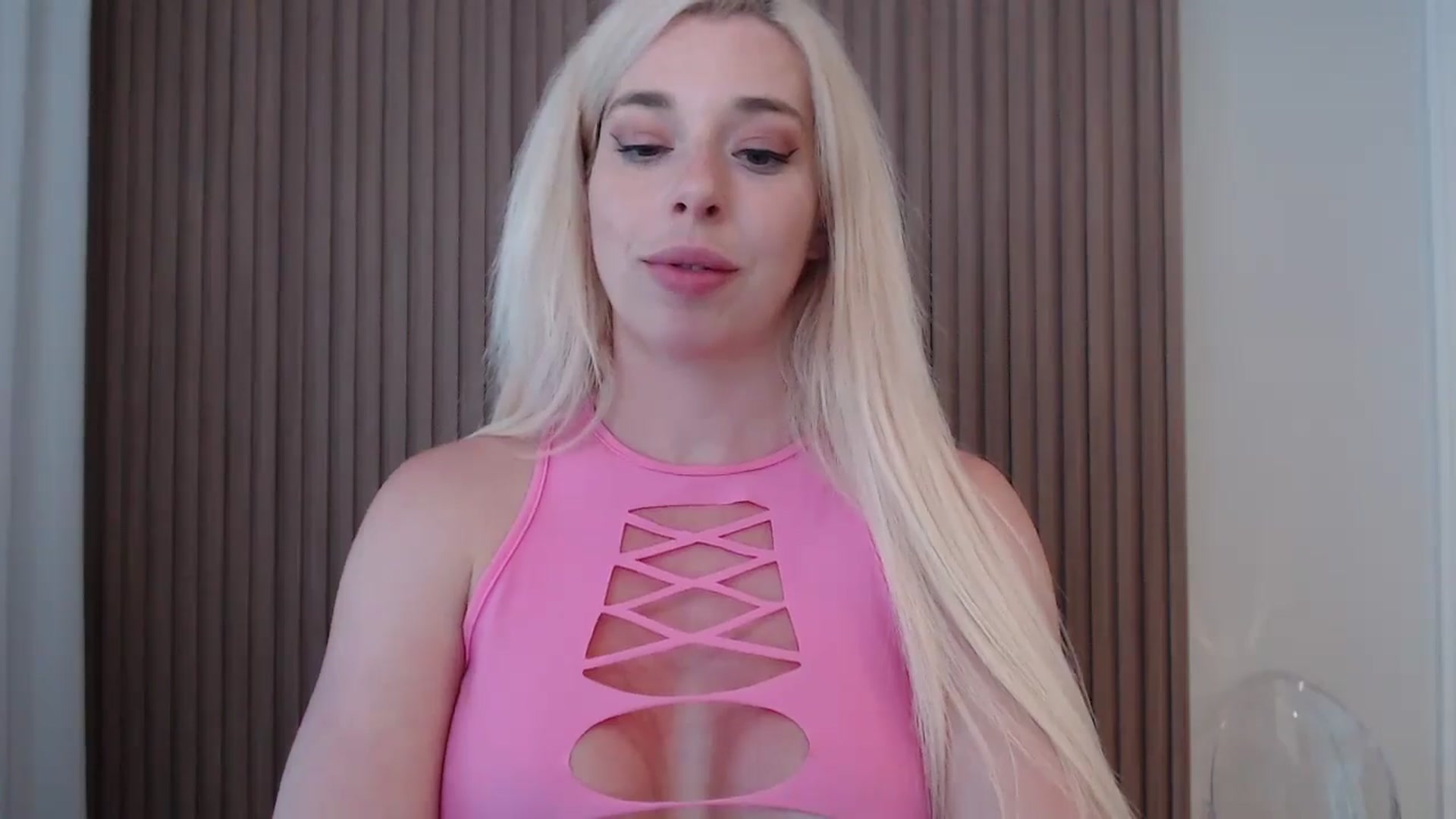 Gallery image thumbnail from Riley_Parks's myfreecams stream on, 07/01/2025, 23:51 image 3 of 20