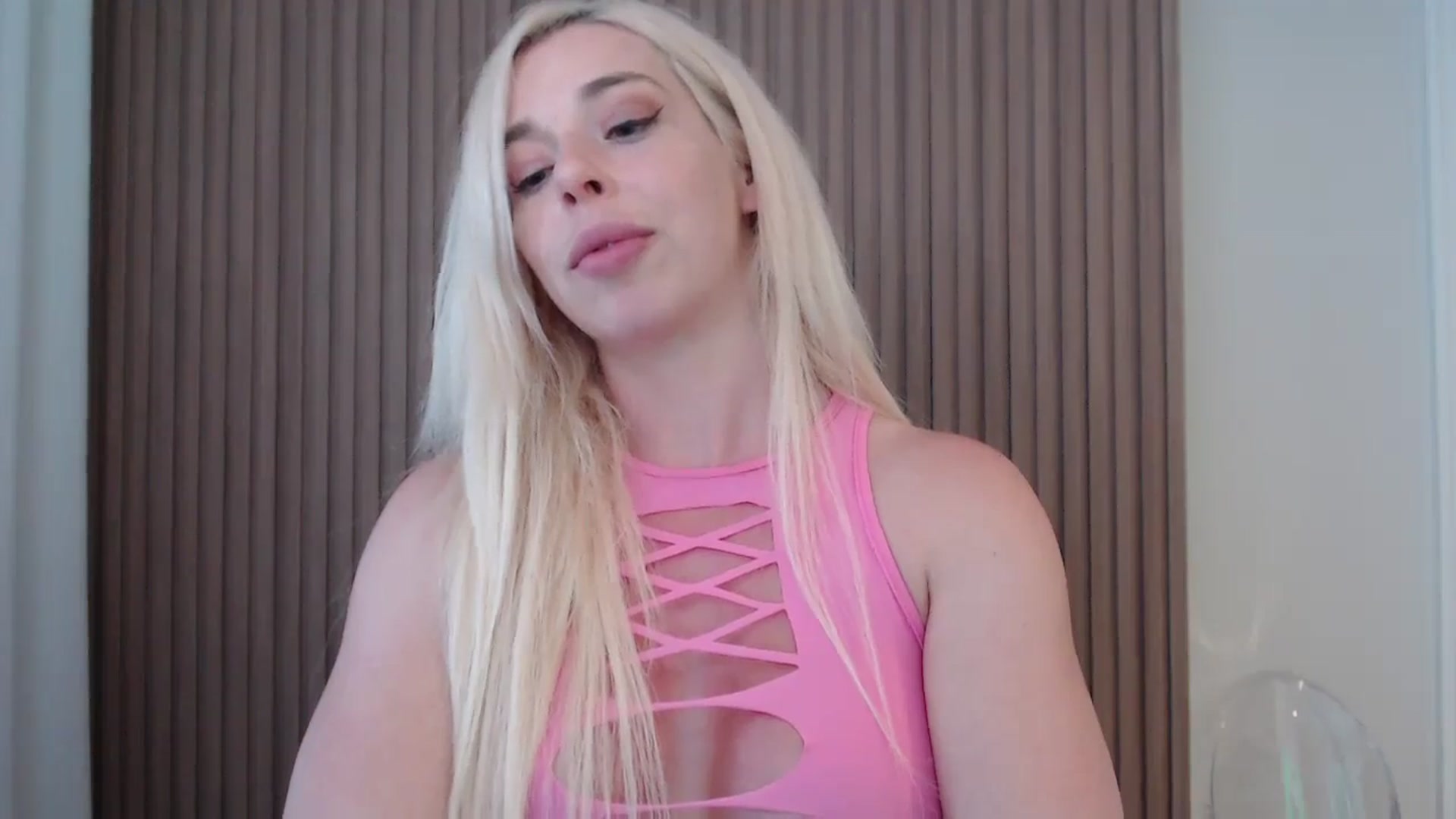 Gallery image thumbnail from Riley_Parks's myfreecams stream on, 07/01/2025, 23:51 image 13 of 20