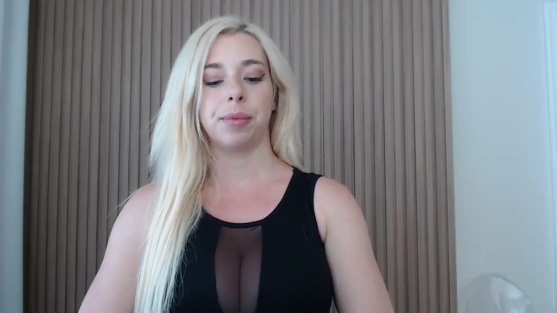 Gallery image thumbnail from Riley_Parks's myfreecams stream on, 07/02/2025, 19:03 image 7 of 20
