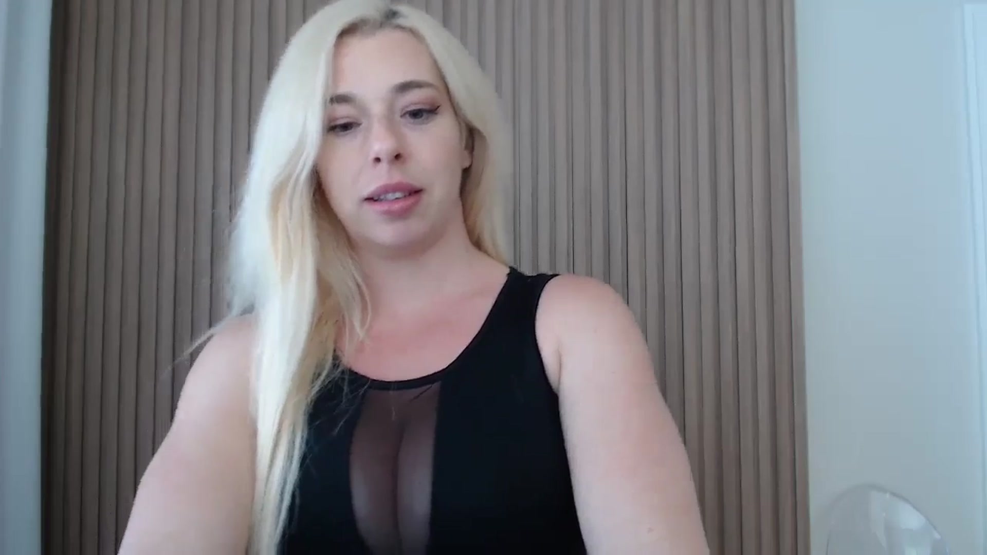 Gallery image thumbnail from Riley_Parks's myfreecams stream on, 07/02/2025, 19:03 image 6 of 20