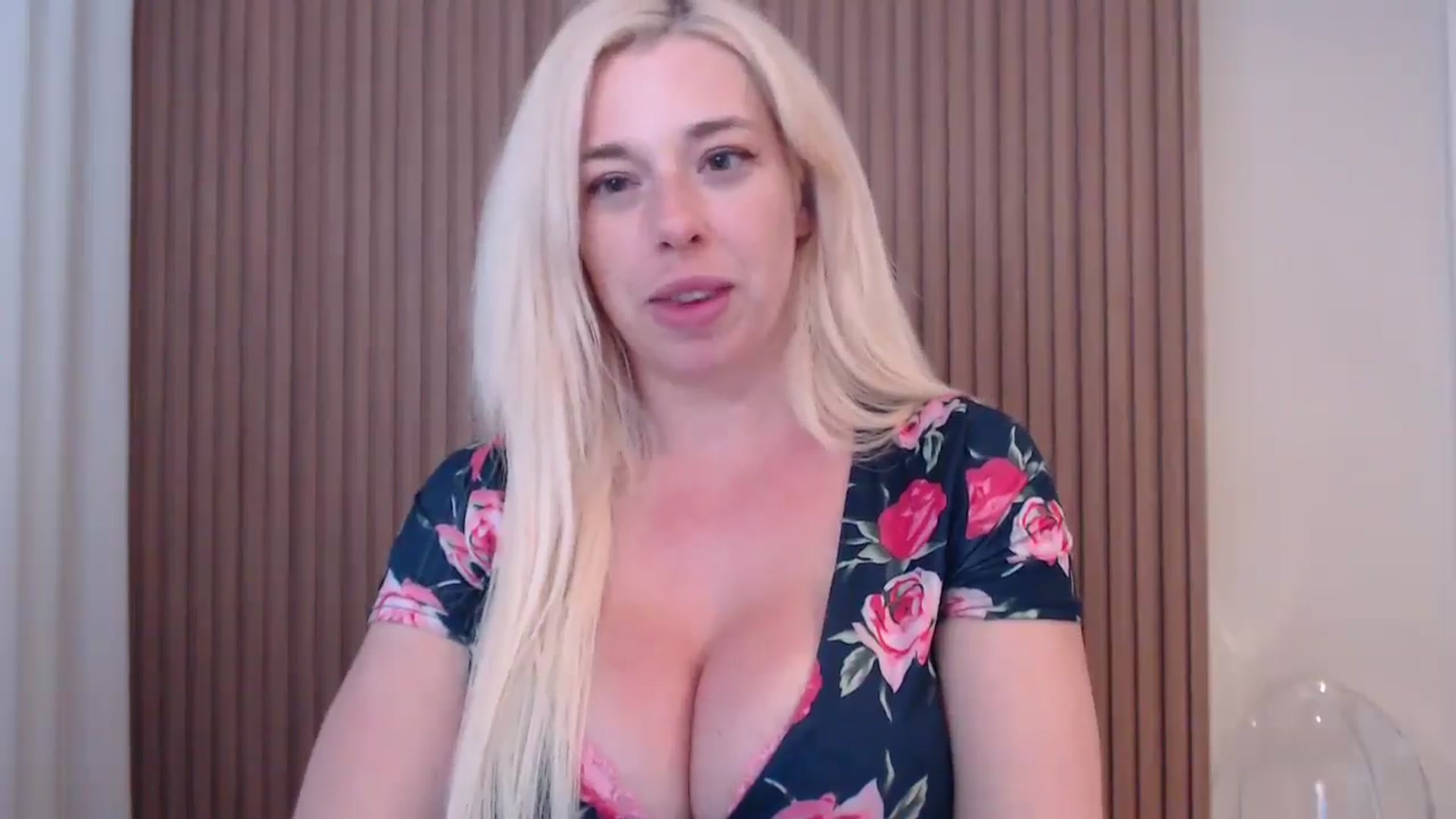 Gallery image thumbnail from Riley_Parks's myfreecams stream on, 07/04/2025, 24:41 image 4 of 20