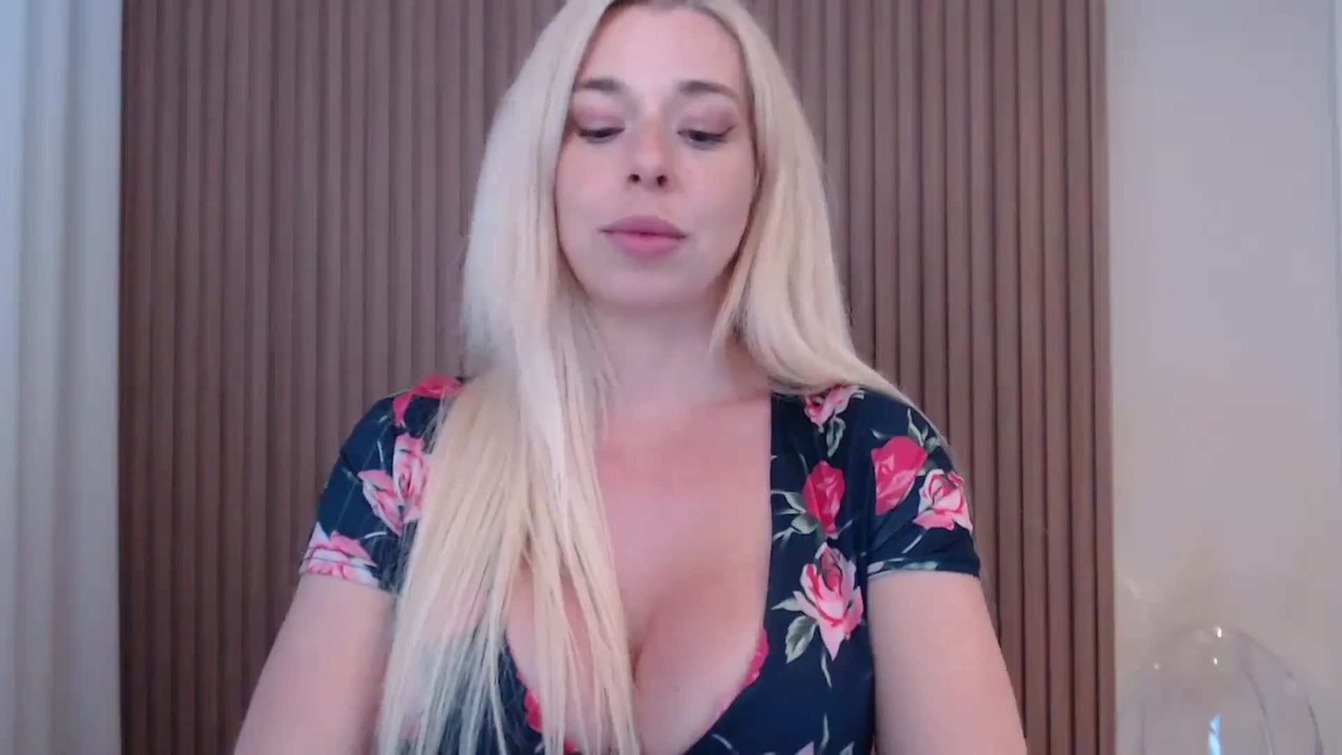 Gallery image thumbnail from Riley_Parks's myfreecams stream on, 07/04/2025, 24:41 image 12 of 20