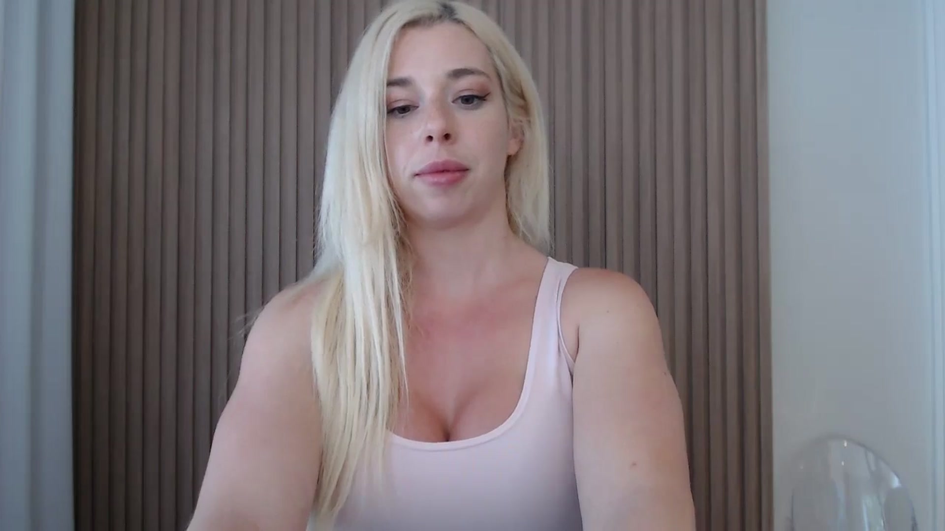 Gallery image thumbnail from Riley_Parks's myfreecams stream on, 07/04/2025, 19:29 image 6 of 20