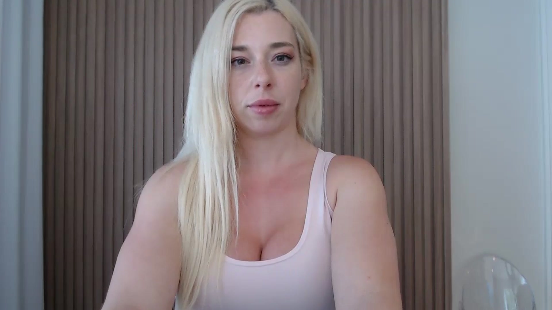 Gallery image thumbnail from Riley_Parks's myfreecams stream on, 07/04/2025, 19:29 image 5 of 20
