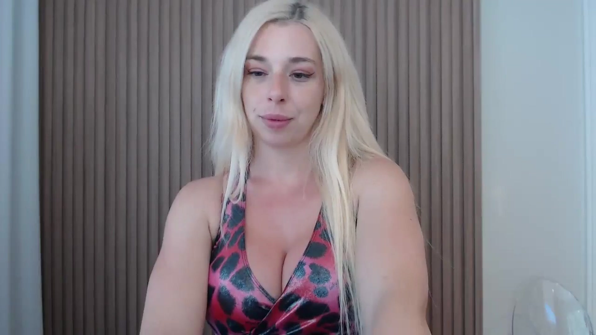 Gallery image thumbnail from Riley_Parks's myfreecams stream on, 07/08/2025, 18:58 image 2 of 20