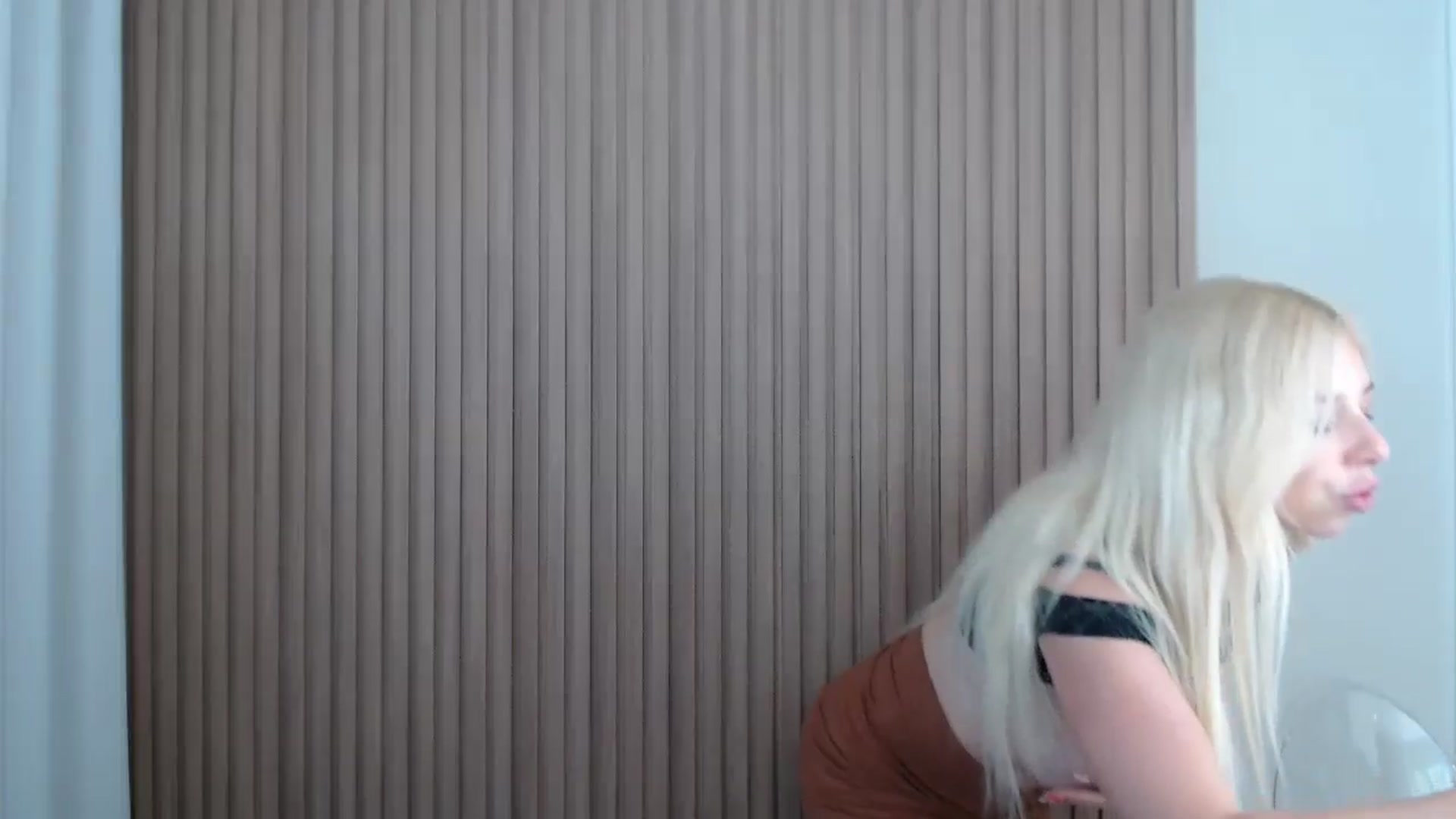 Gallery image thumbnail from Riley_Parks's myfreecams stream on, 07/09/2025, 14:51 image 17 of 20