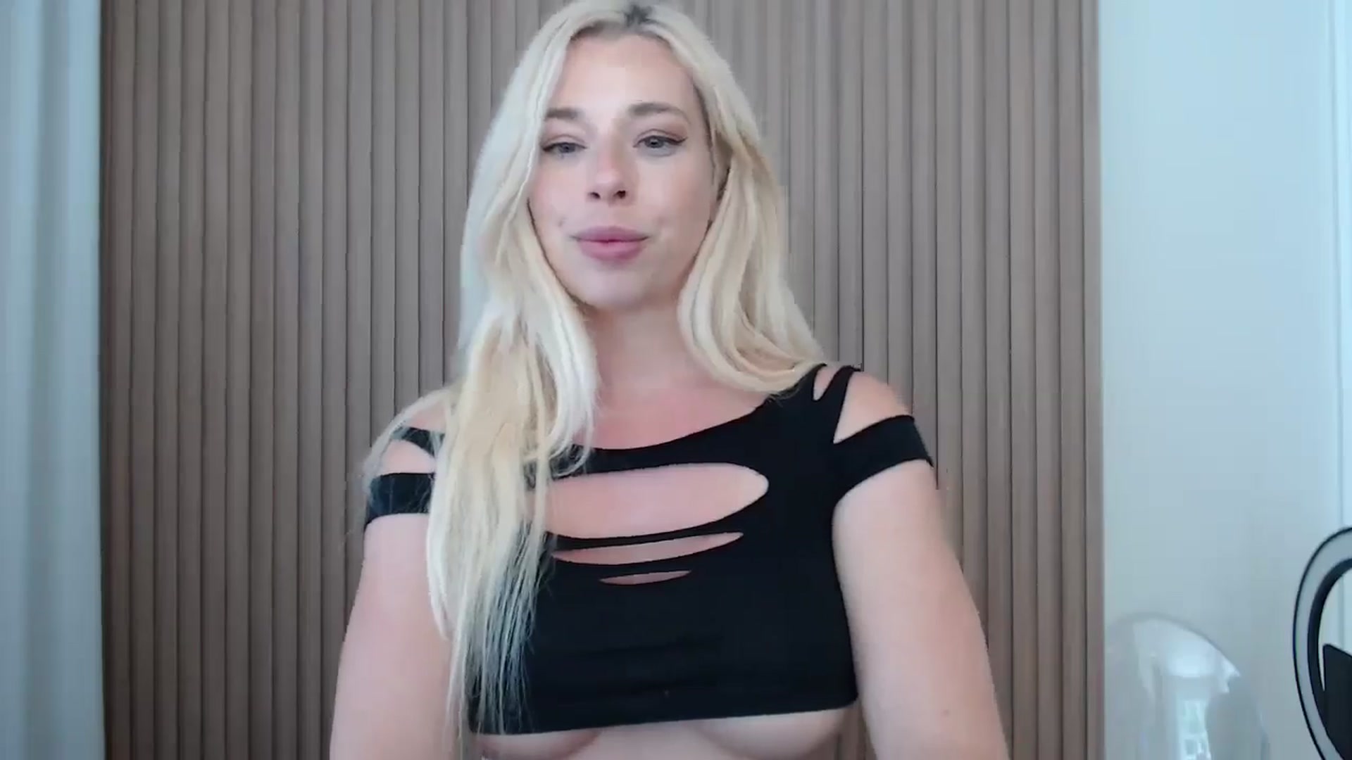 Gallery image thumbnail from Riley_Parks's myfreecams stream on, 07/09/2025, 16:46 image 14 of 20