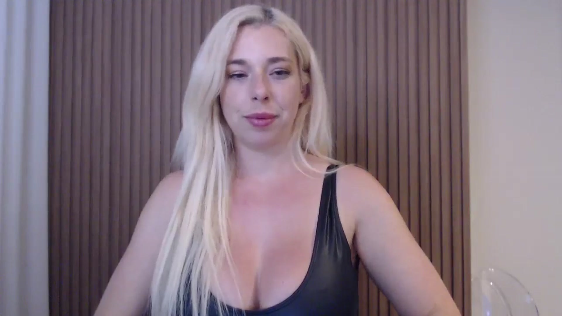 Gallery image thumbnail from Riley_Parks's myfreecams stream on, 07/10/2025, 01:21 image 2 of 20