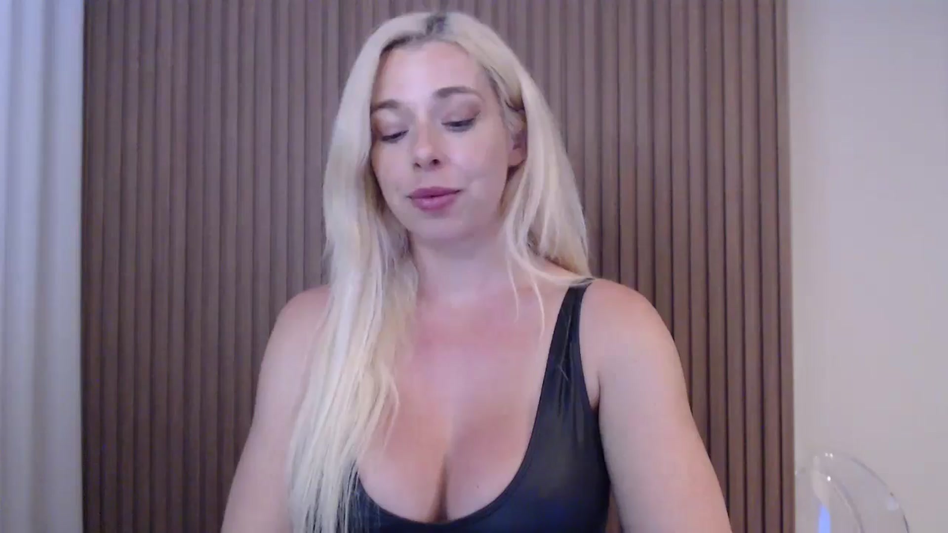 Gallery image thumbnail from Riley_Parks's myfreecams stream on, 07/10/2025, 01:21 image 13 of 20