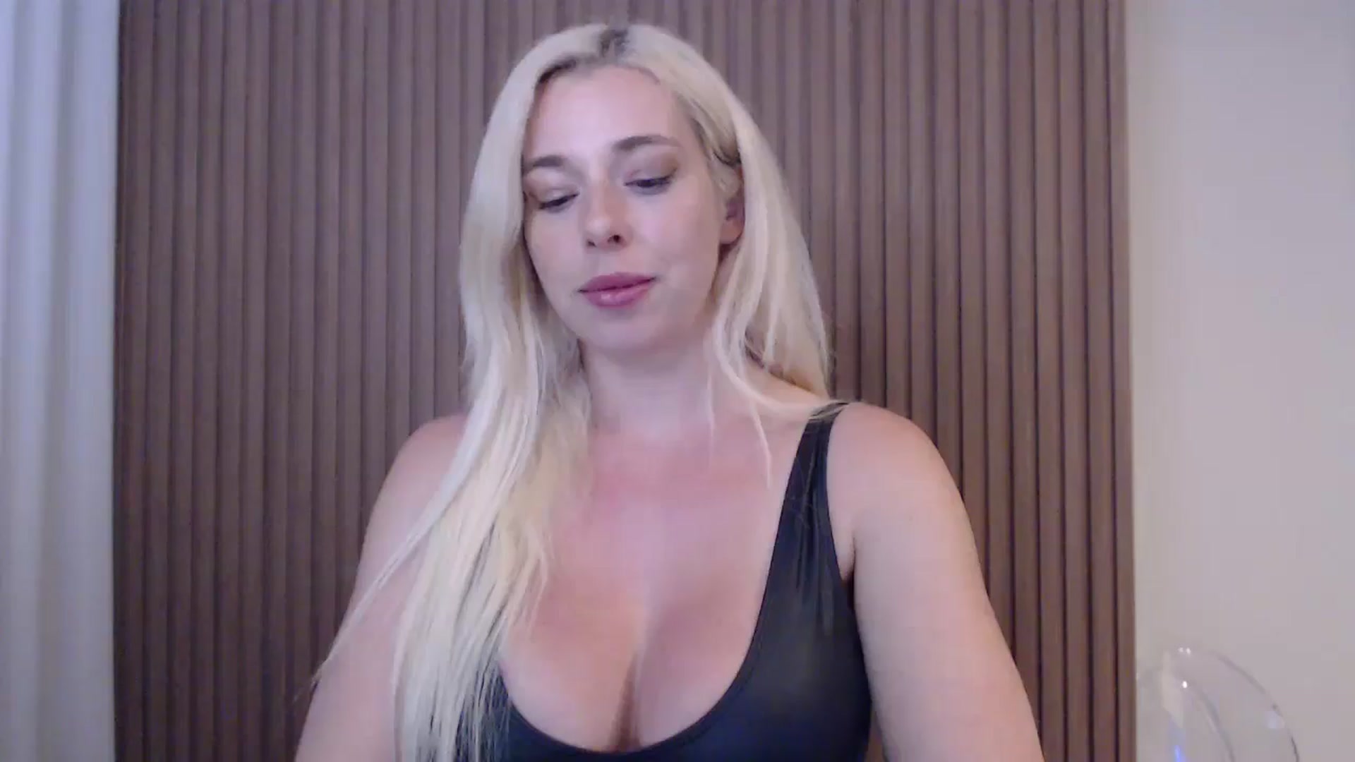 Gallery image thumbnail from Riley_Parks's myfreecams stream on, 07/10/2025, 01:21 image 15 of 20