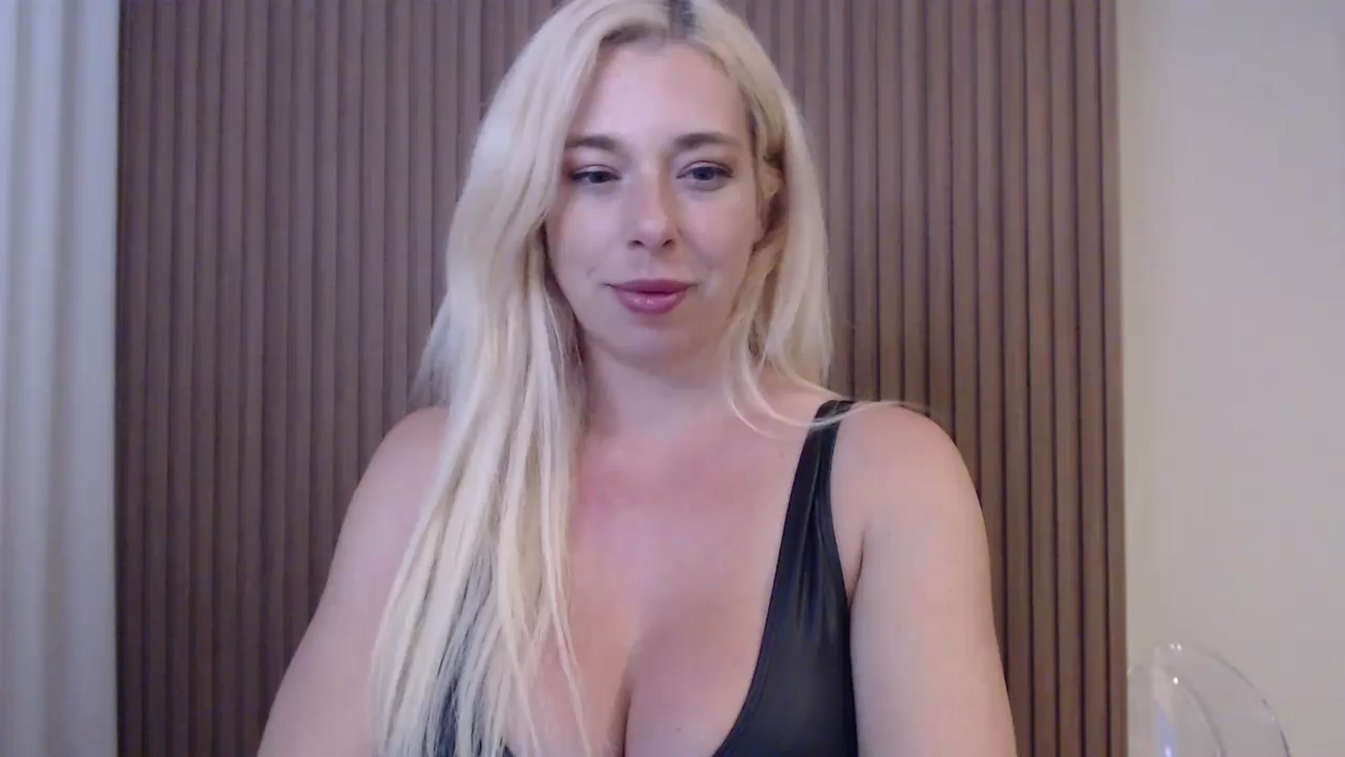 Gallery image thumbnail from Riley_Parks's myfreecams stream on, 07/10/2025, 01:21 image 1 of 20