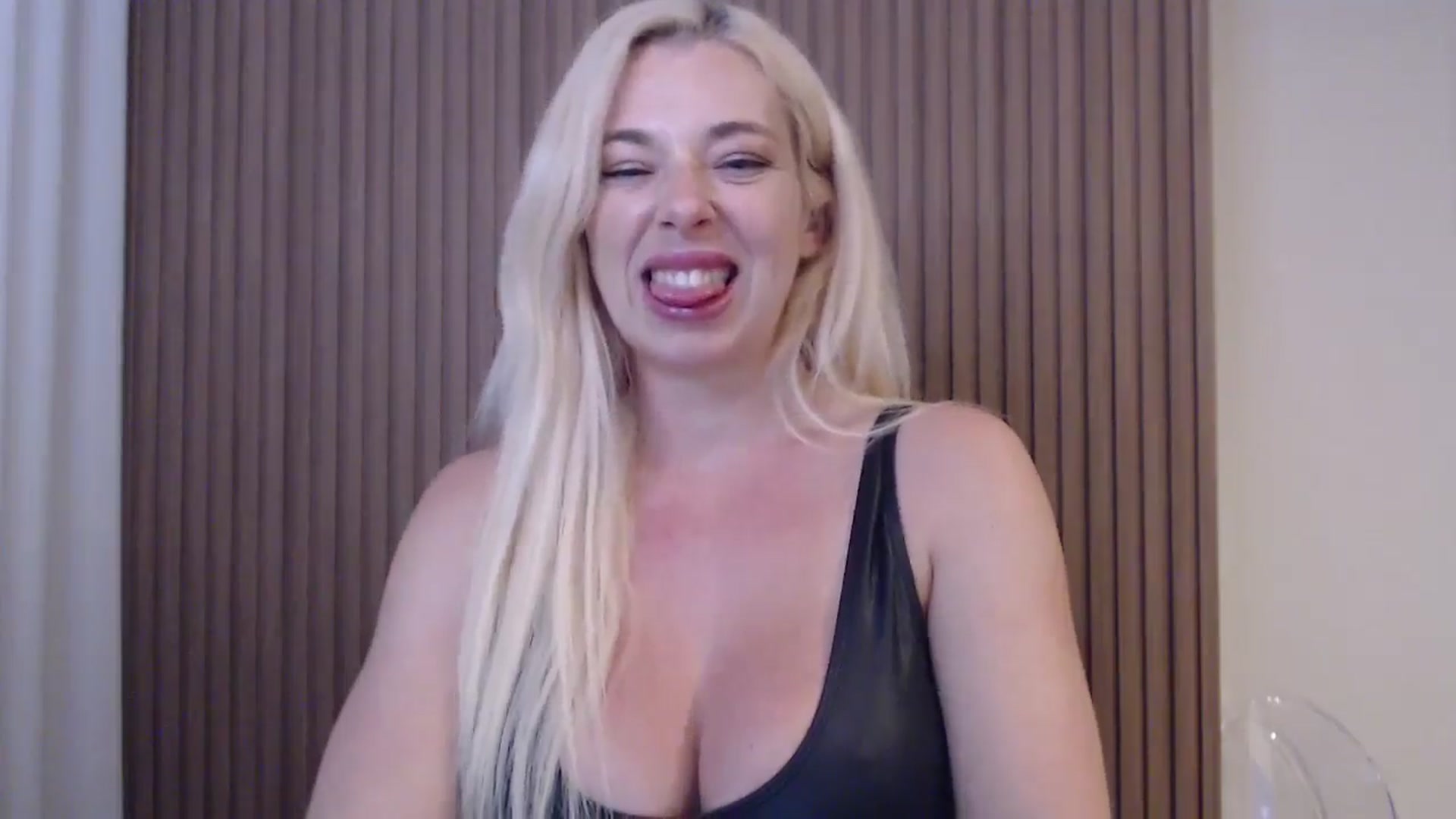Gallery image thumbnail from Riley_Parks's myfreecams stream on, 07/10/2025, 01:21 image 3 of 20