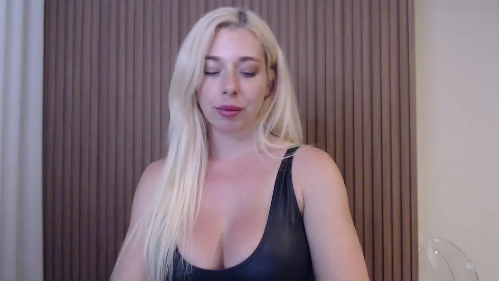 Gallery image thumbnail from Riley_Parks's myfreecams stream on, 07/10/2025, 01:21 image 7 of 20