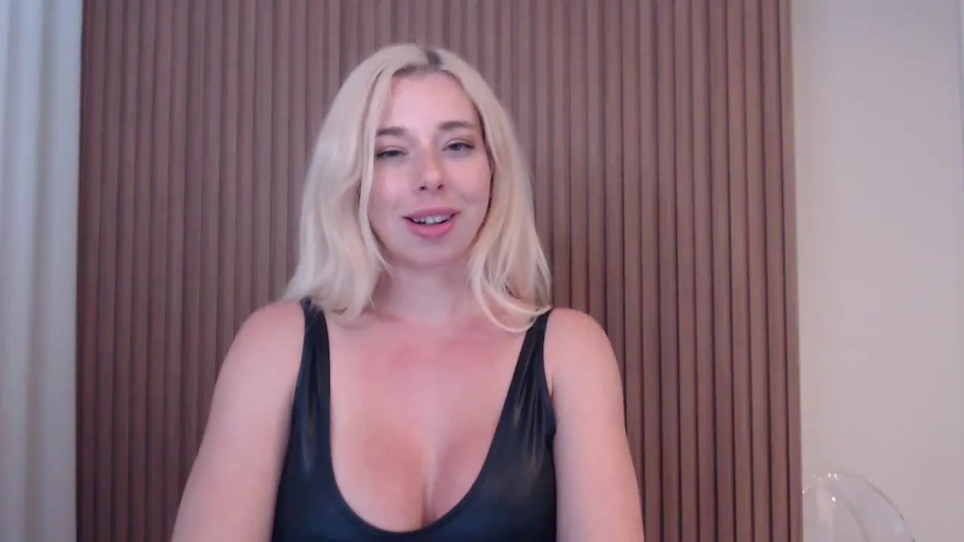 Gallery image thumbnail from Riley_Parks's myfreecams stream on, 07/10/2025, 02:07 image 3 of 20