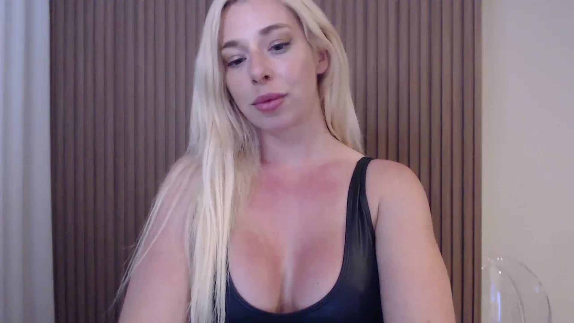 Gallery image thumbnail from Riley_Parks's myfreecams stream on, 07/10/2025, 02:07 image 12 of 20